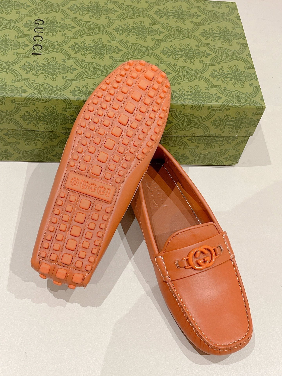 GG Men's Loafer Orange Calfskin 561758