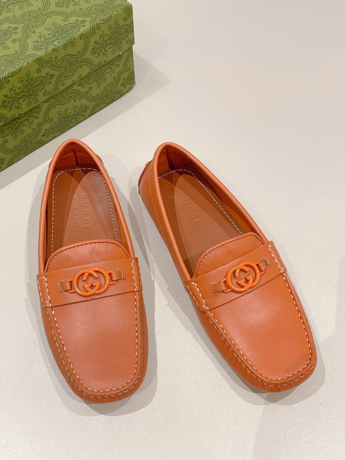 GG Men's Loafer Orange Calfskin 561758