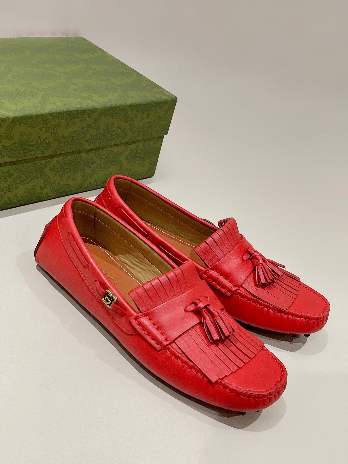 GG Men's Tassel Loafer Red Calfskin 561801