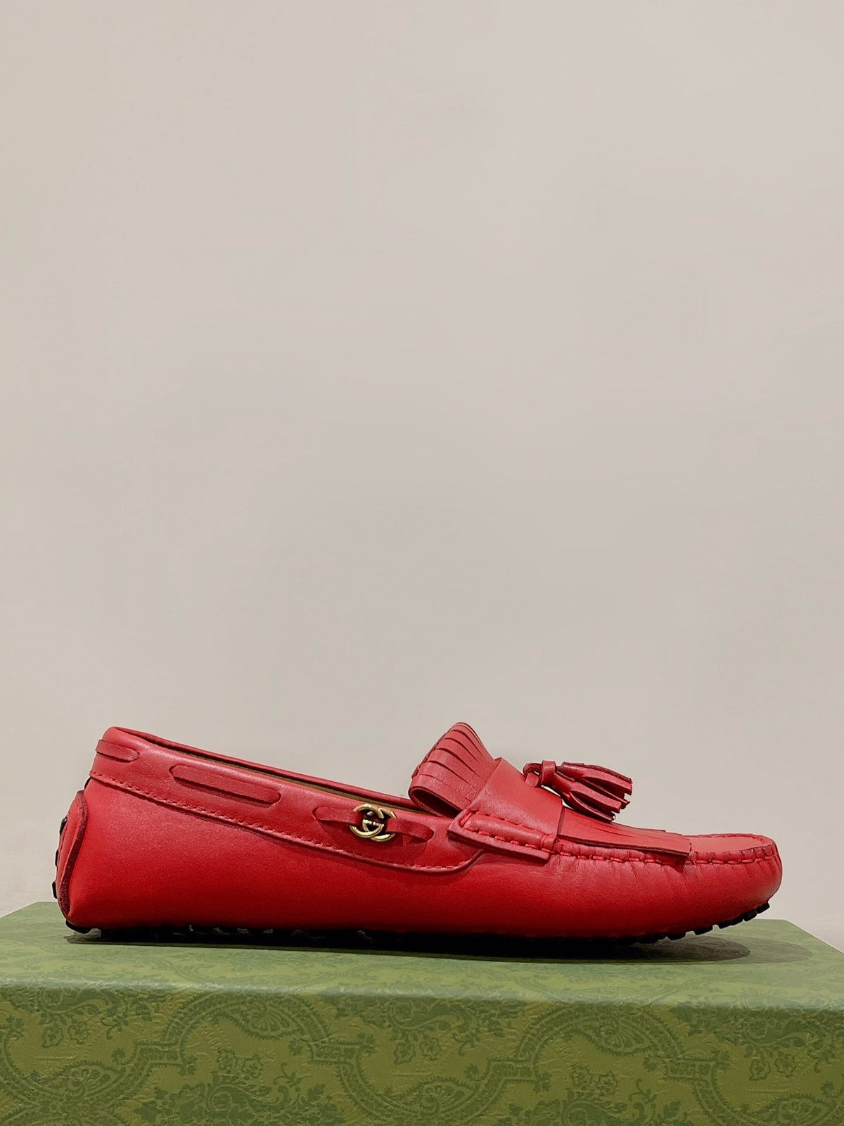 GG Men's Tassel Loafer Red Calfskin 561801