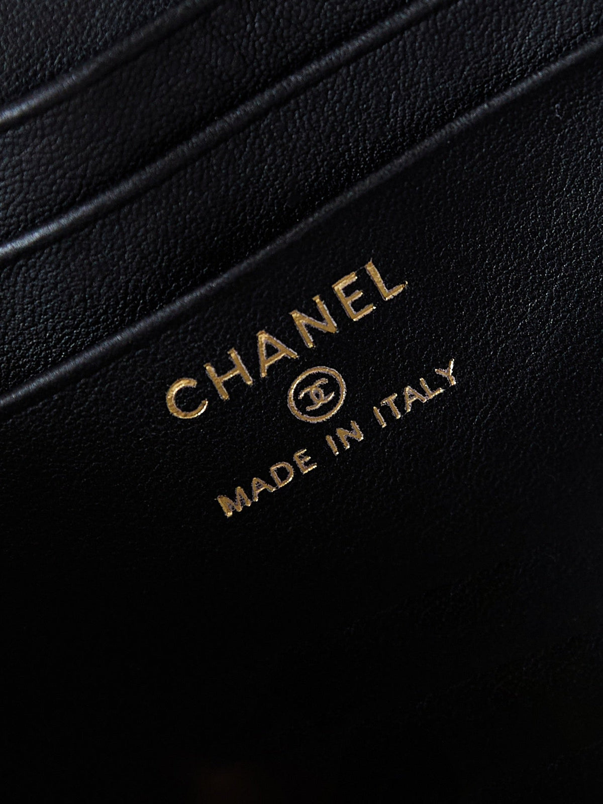 24a vanity 17cm black lambskin gold hardware