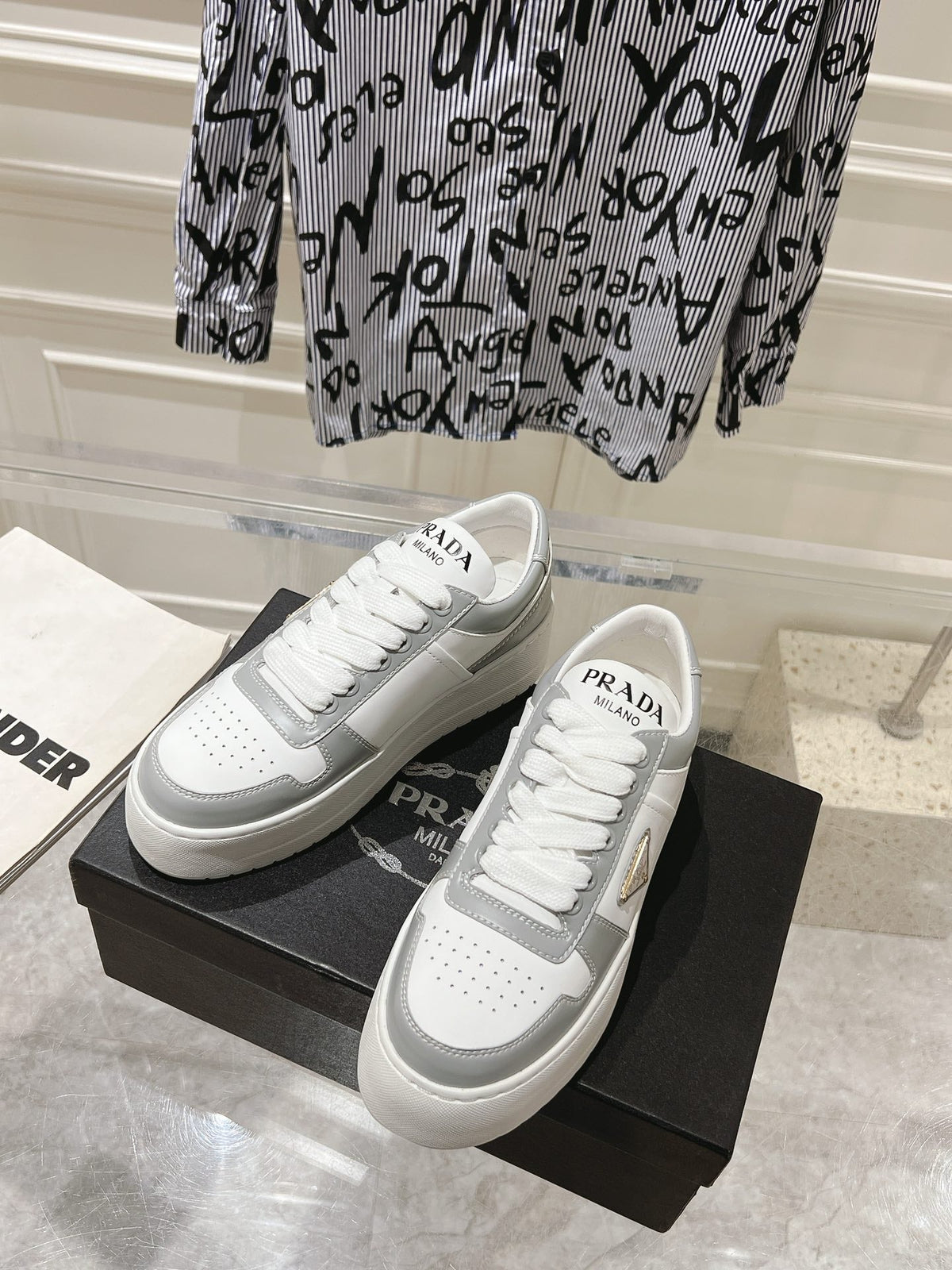 PRA DOWNTOWN BOLD SNEAKERS WHITE AND LIGHT GRAY CALFSKIN