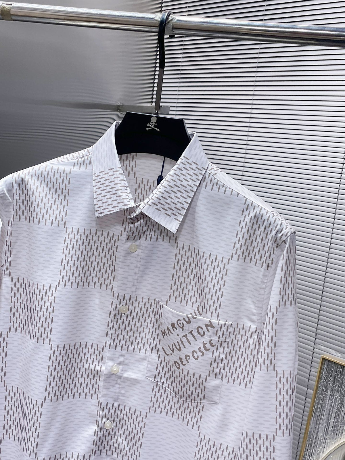 LV LONG-SLEEVED SHIRT IN WHITE DAMIER COTTON 238802