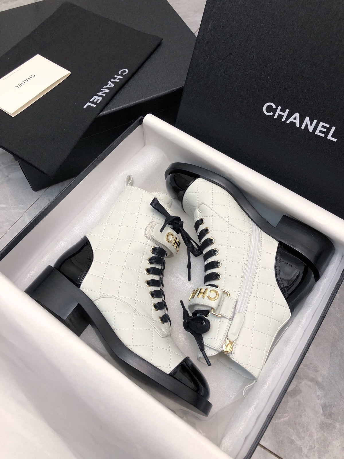 CC Short Boots 45mm In White Mix Black Quilted Lambskin And Glossy Cowhide 950036