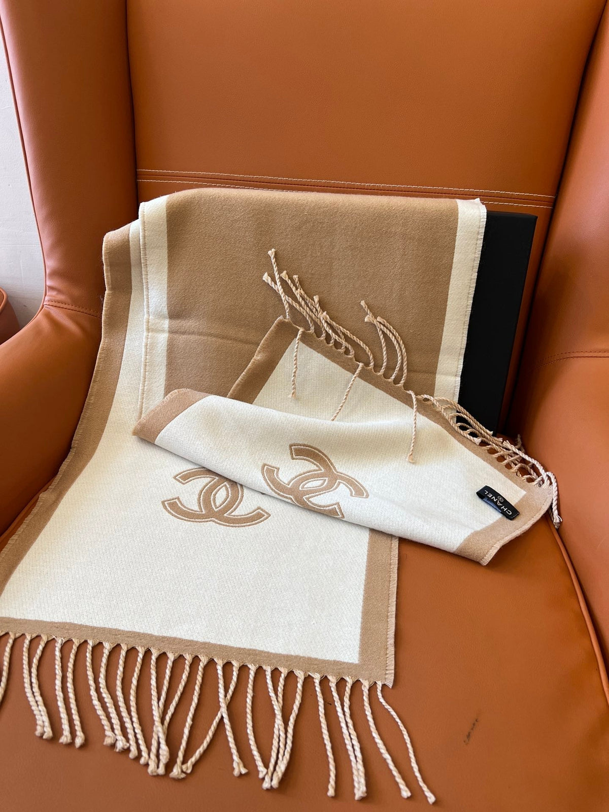 CC Scarf 184 CM In White Mix Brown Wool Fleece 385536