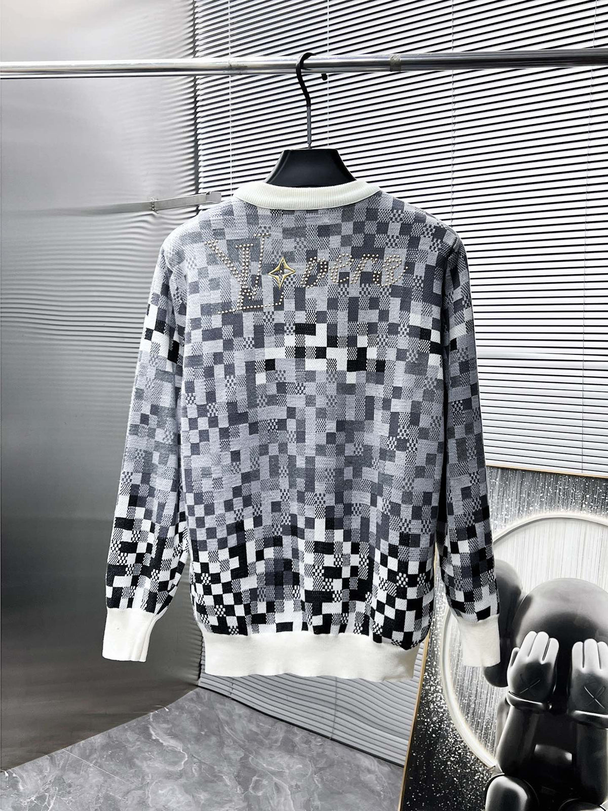 LV KNITTED SWEATER IN GRAY BLACK WHITE DAMOFLAGE MOTIF WOOL 238799