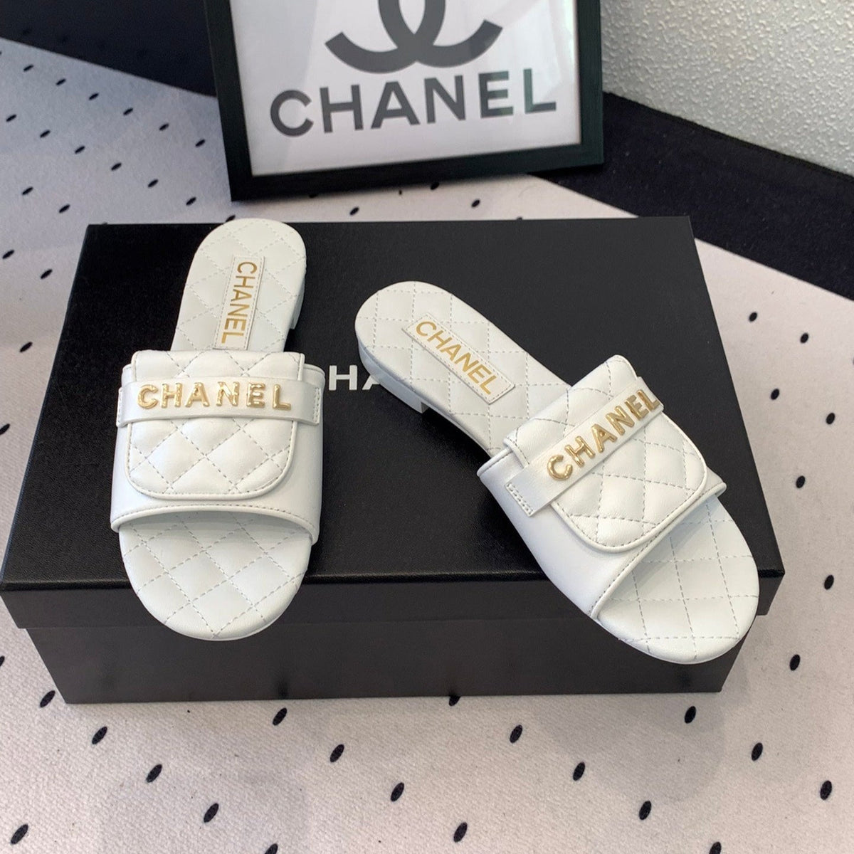 CC Slippers In White Quilted Cowhide 147028