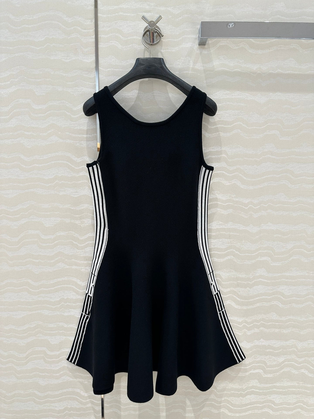 CD U-neck Large A-line Skirt Black Viscose Polyamide