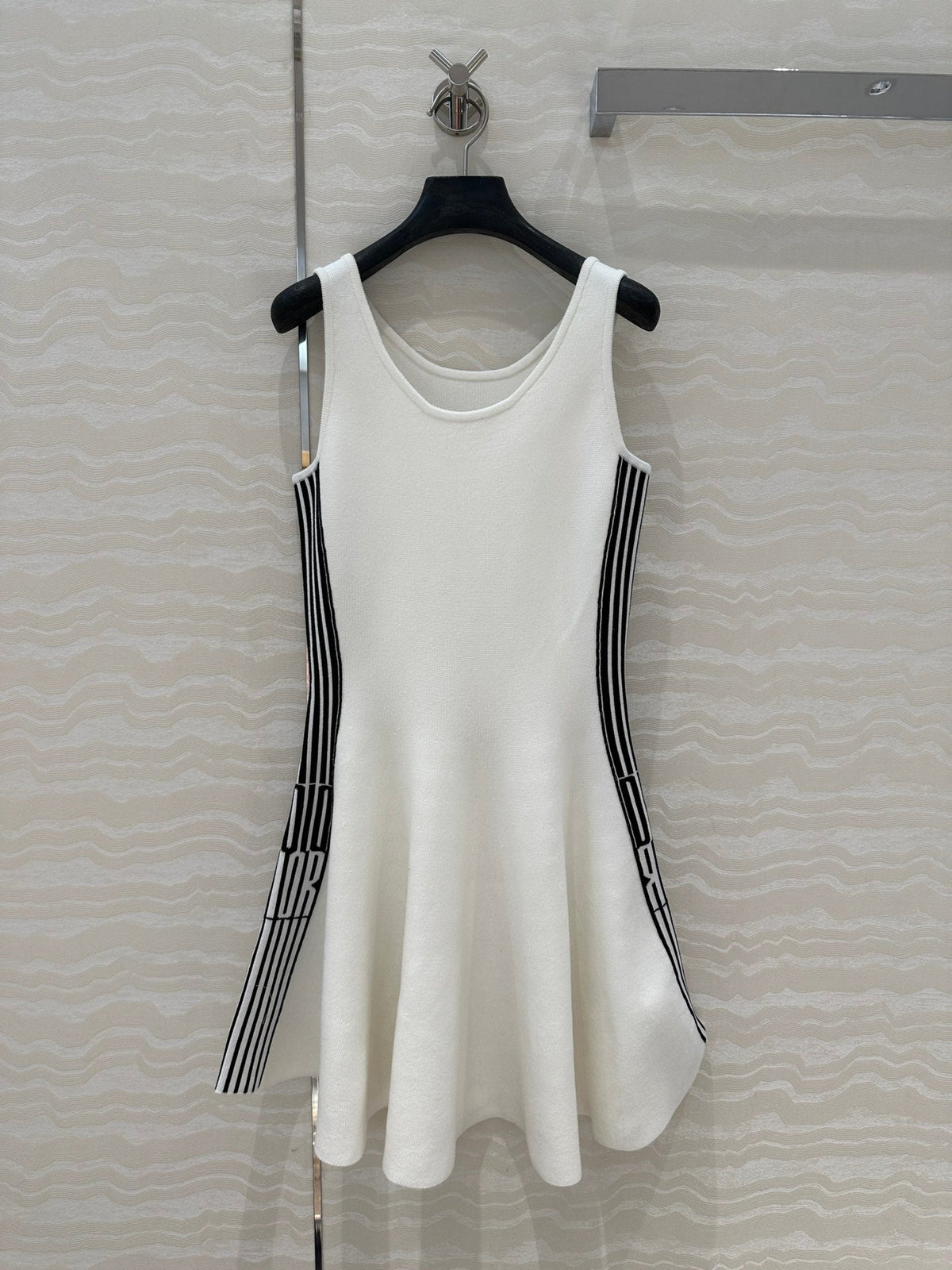 CD U-neck Large A-line Skirt White Viscose Polyamide