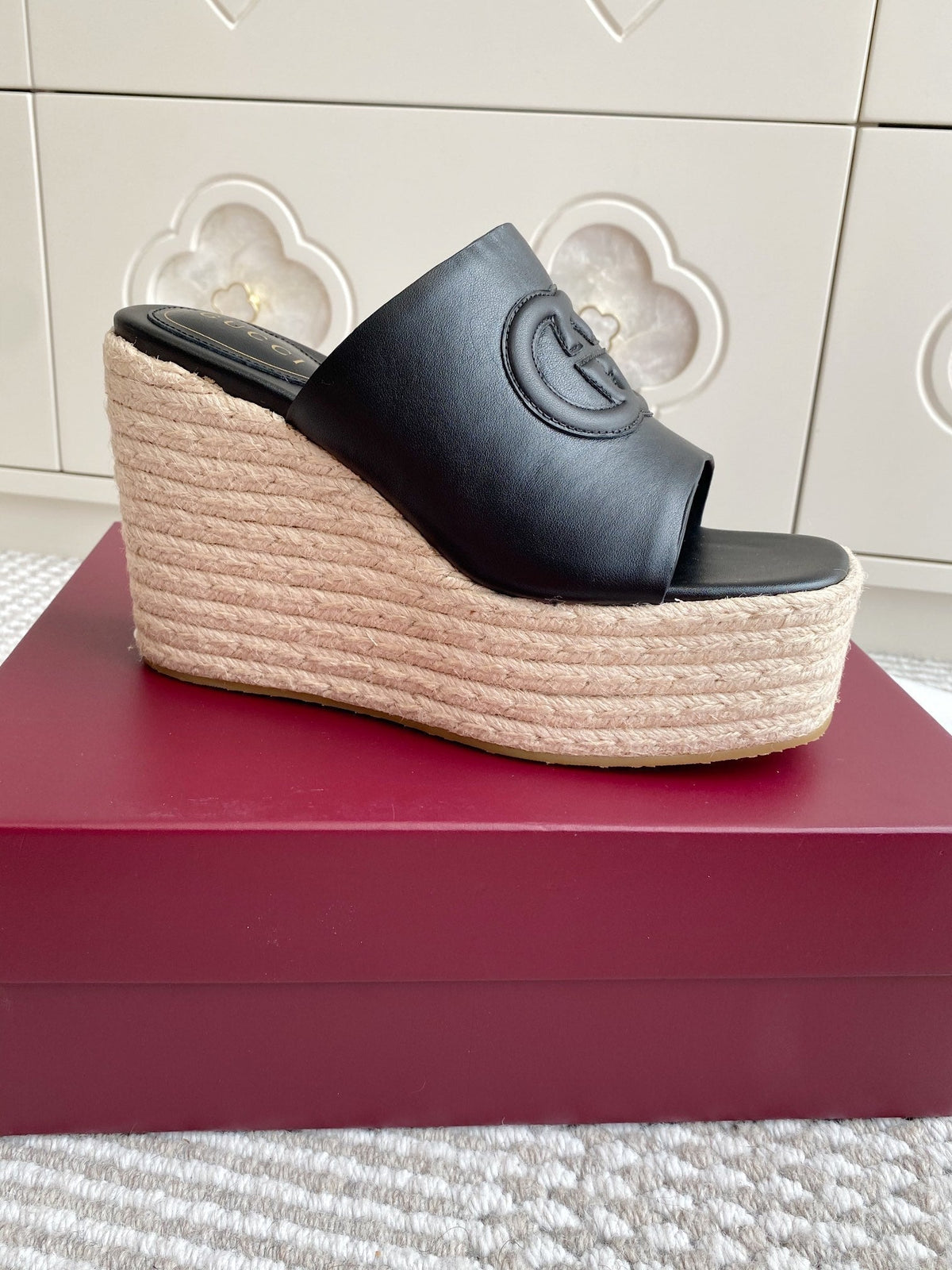 GC 25 Interlocking G Sandal Black Cord Cowhide 291031