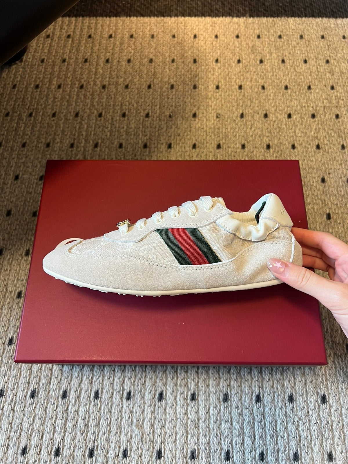 Gucci 25 Sneaker Ivory Suede Fabric 530680