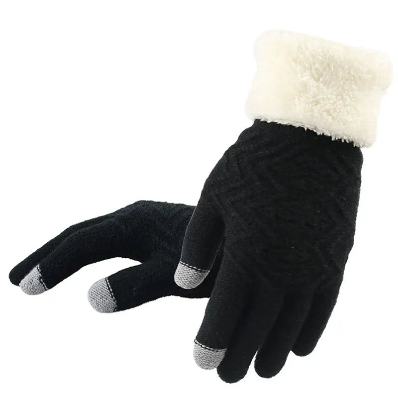 Winter knitted gloves hercurva