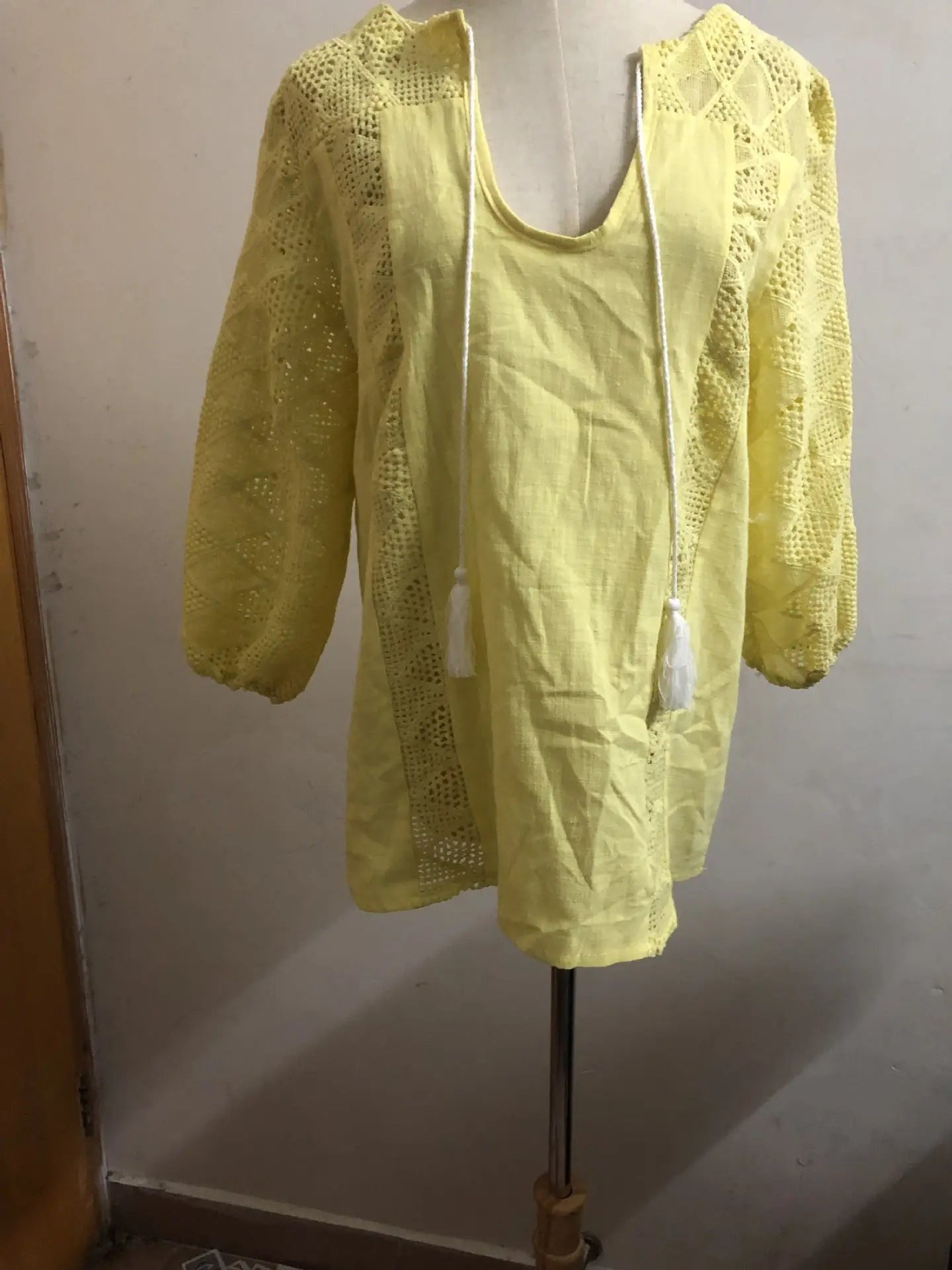 Lace Stitching U-neck 3 4 Sleeve T-shirt hercurva