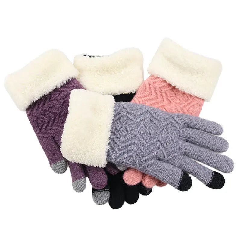 Winter knitted gloves hercurva