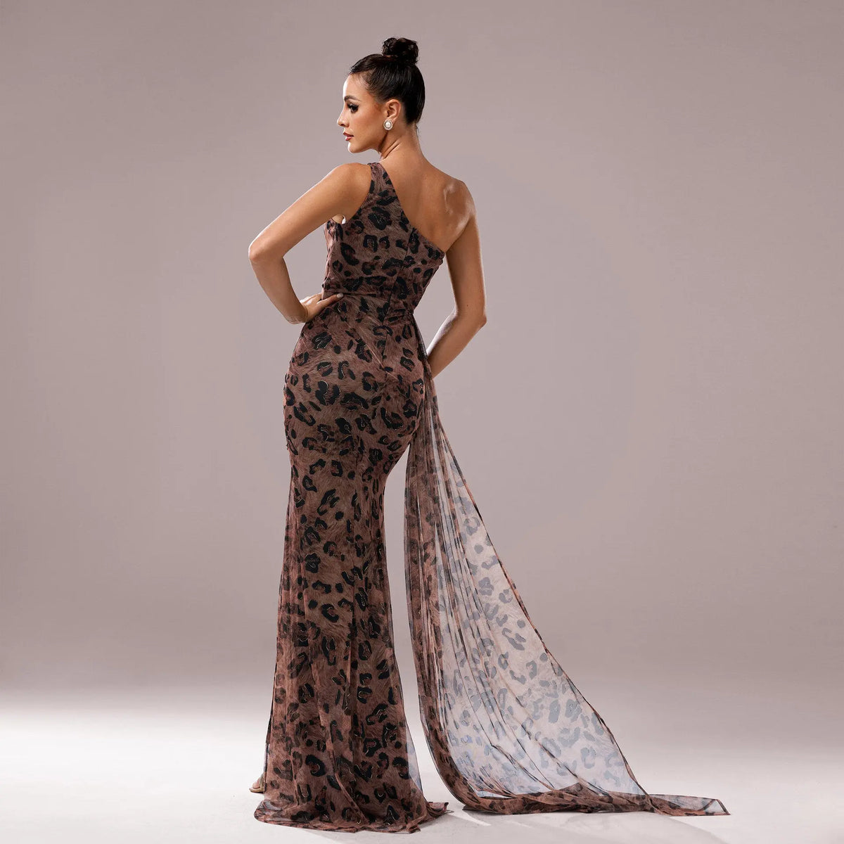 One-shoulder Diagonal Collar Leopard Sequined Evening Dress hercurva