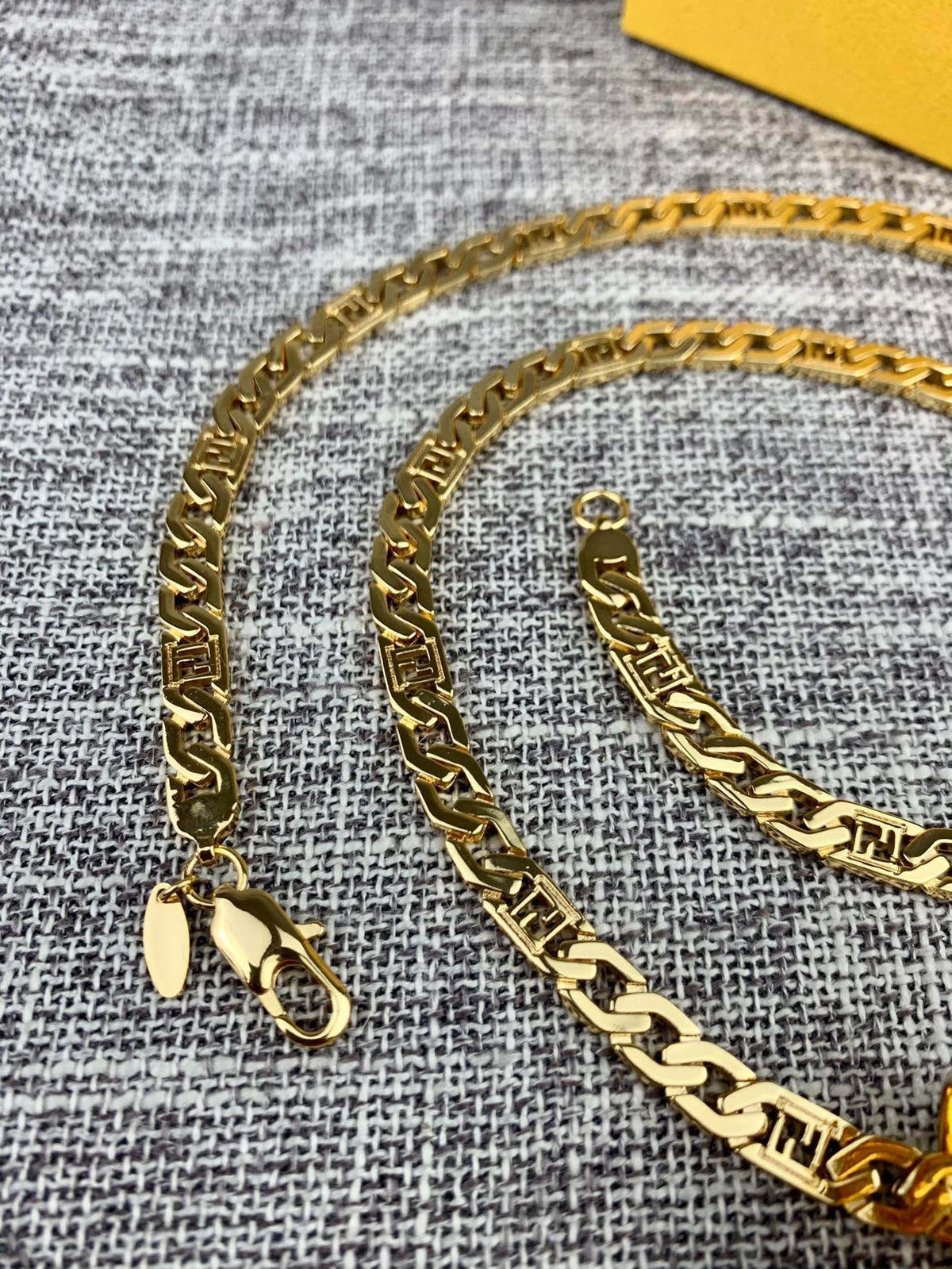 FOREVER FF GOLD NECKLACE