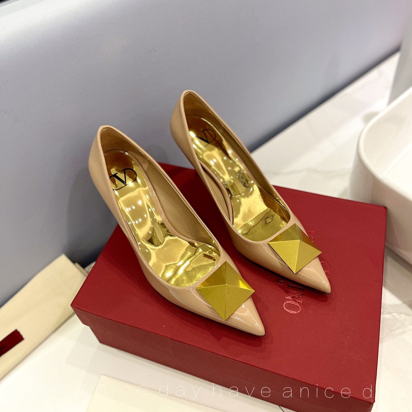 One Stud Gold Patent Beige Leather Pump