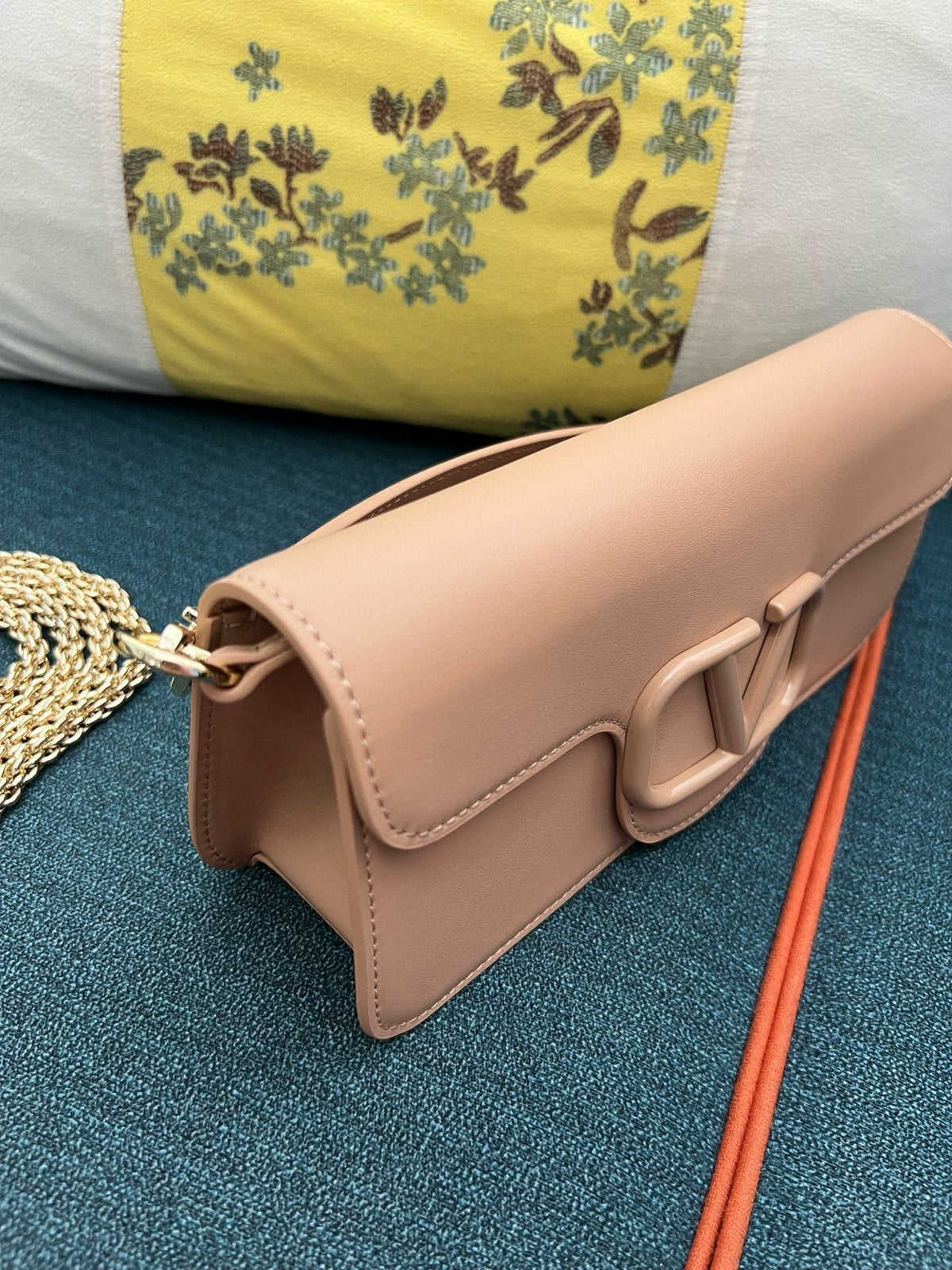 Valenti Loco 27cm Powder Pink Calfskin Gold Hardware