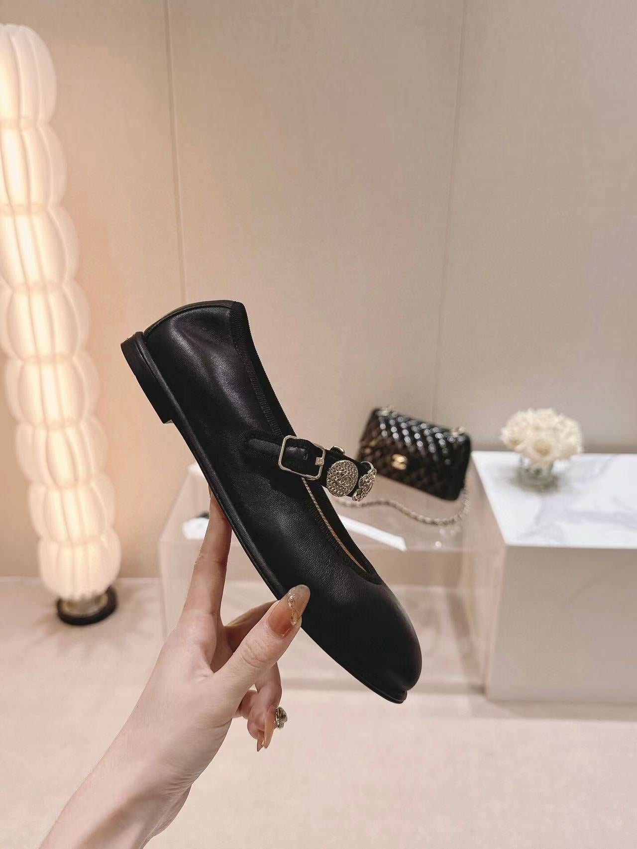 MARY JANE BLACK LAMBSKIN 24
