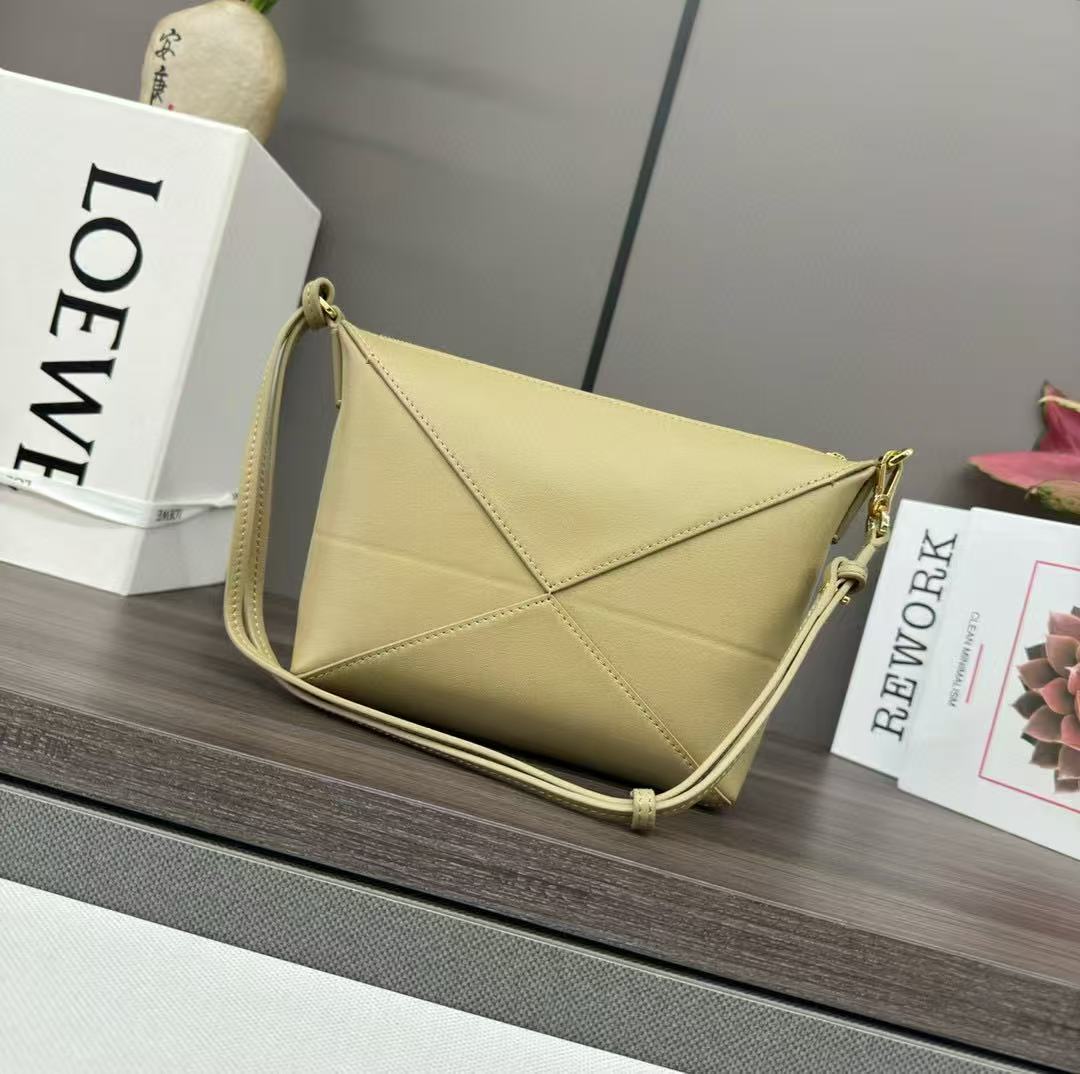 Loewe Puzzle Fold Pouch Light Yellow Nappa Calfskin