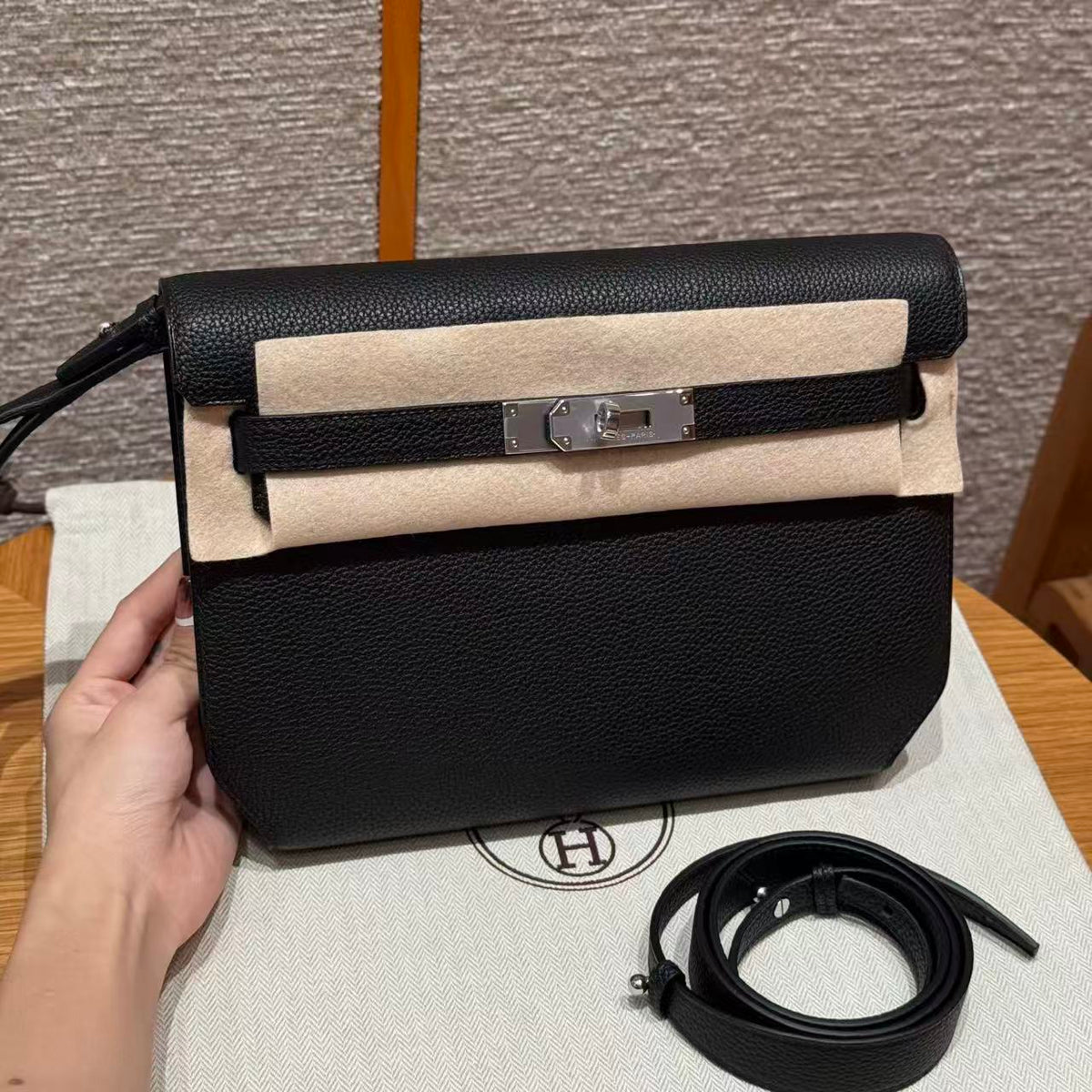HM Kelly Depeches 25 cm Calfskin