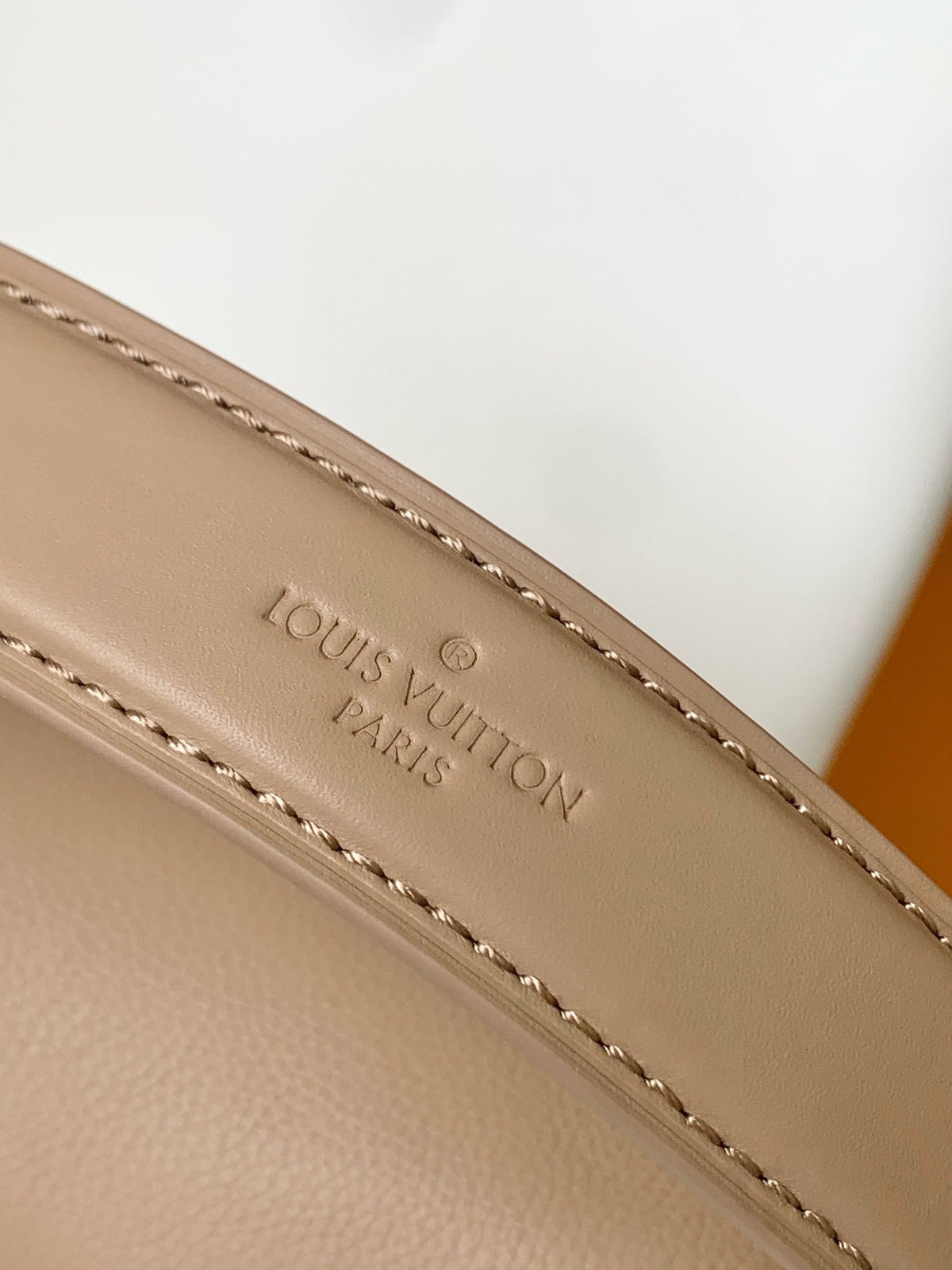 Louis Vuitton Side Trunk Handbag 21cm Taupe Grained Leather