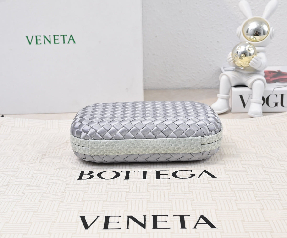 Bottega Veneta 2026 Knot Clutch 20cm Silver Gold Woven Leather