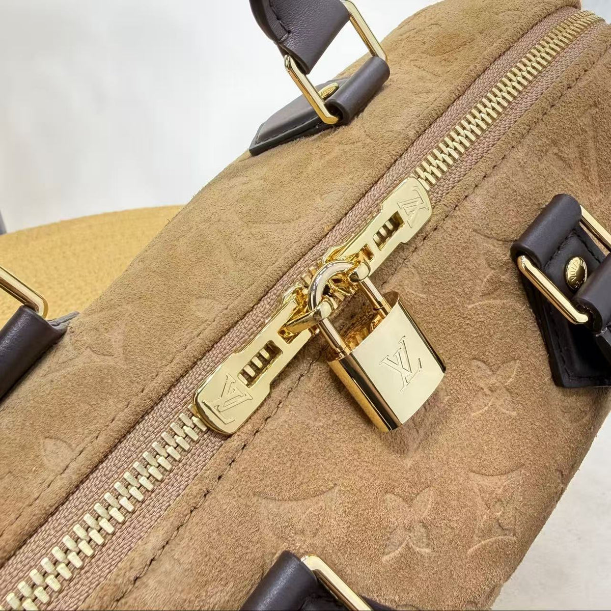 LV 2026 Speedy Bandouliere 25 Bag Beige Suede Leather