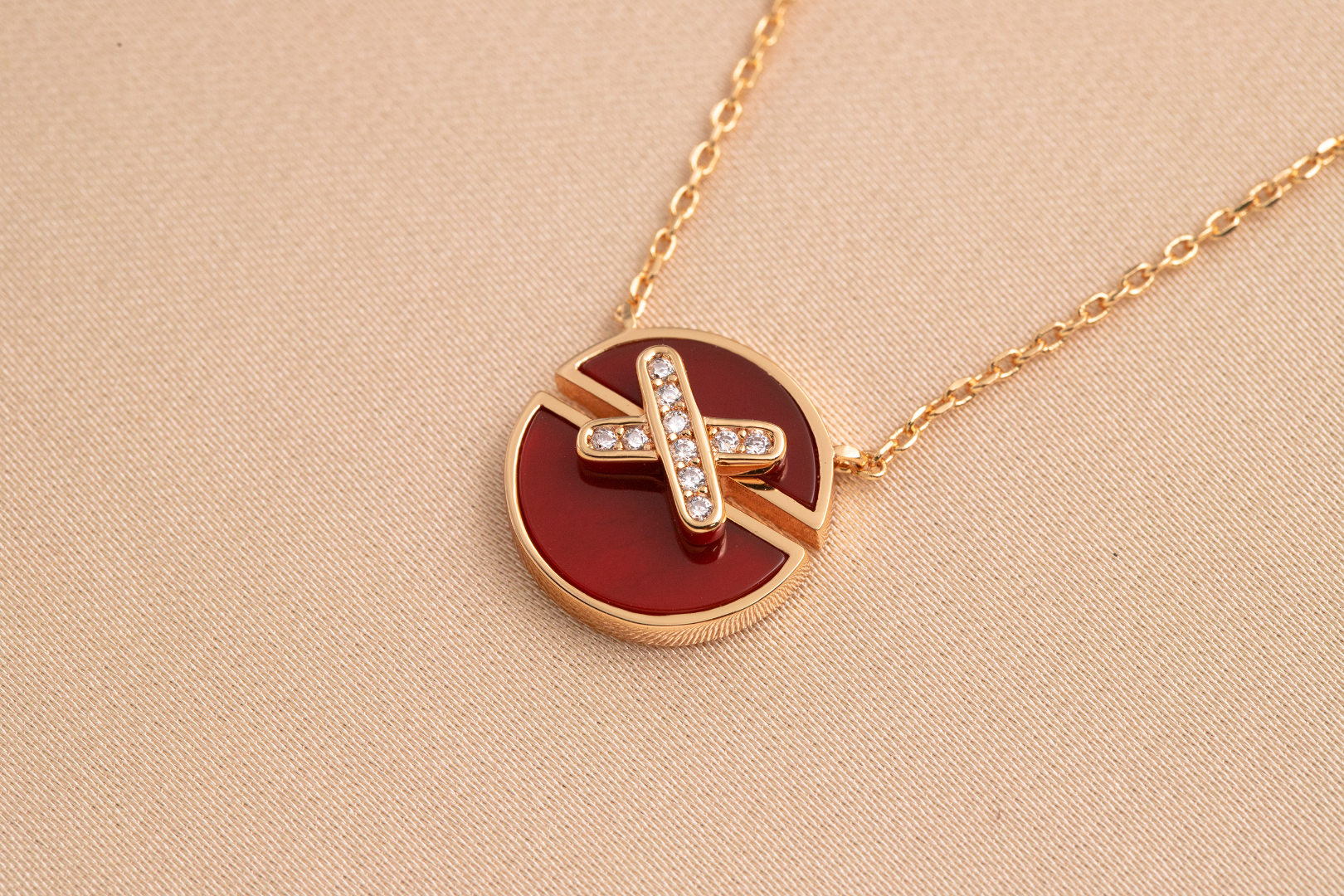 JEUX DE GOLD DIAMOND NECKLACE