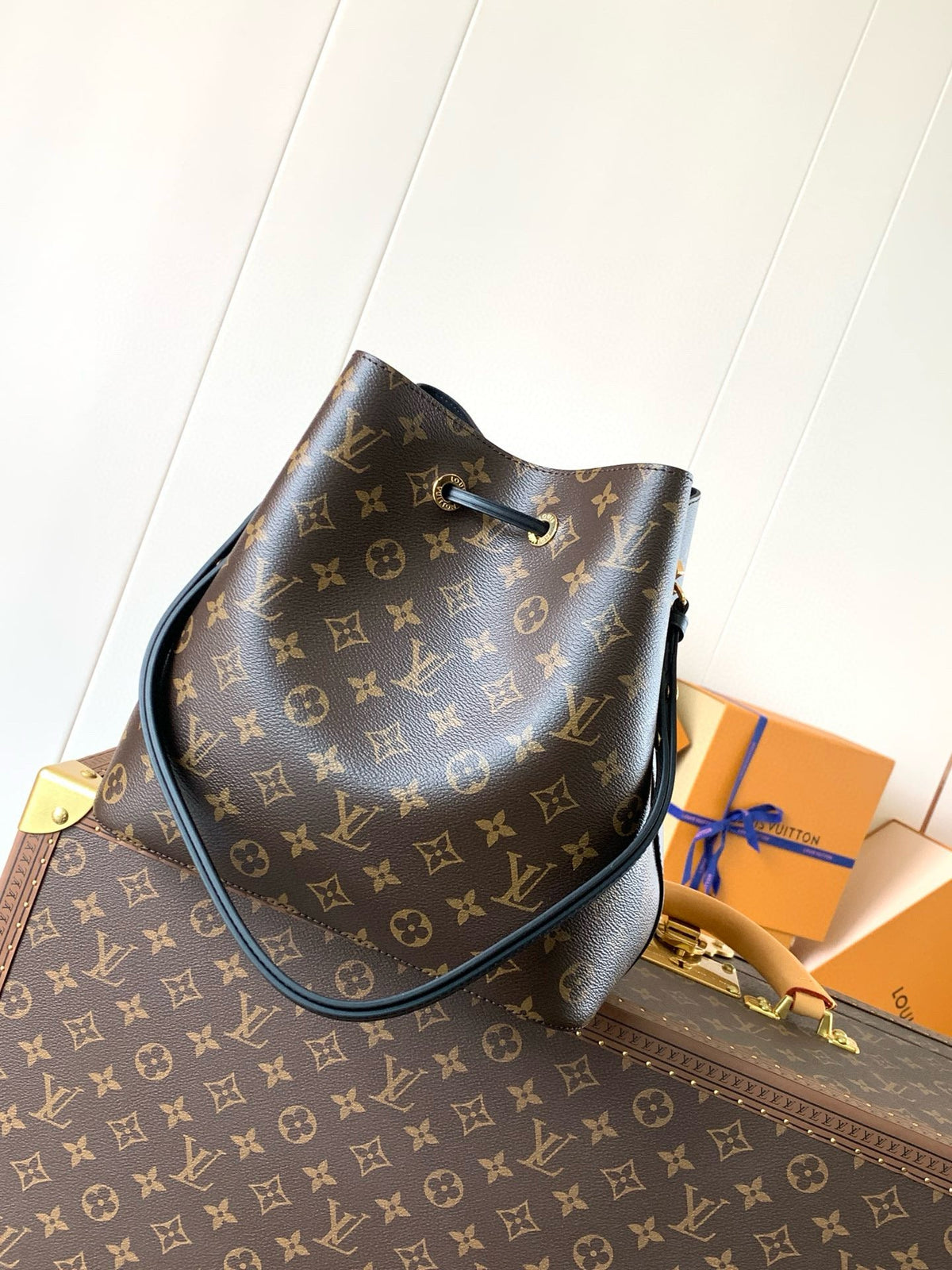 LV 26 Neonoe MM Monogram Brown Cowhide