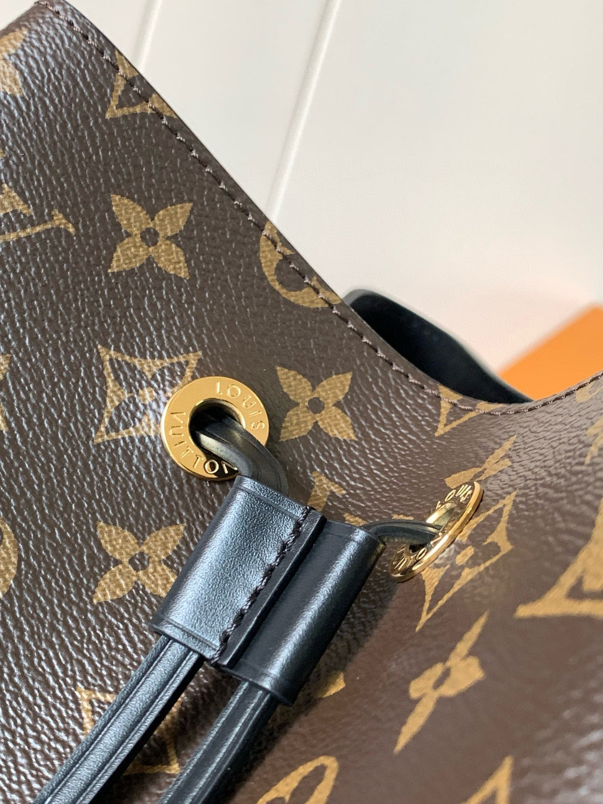 LV 26 Neonoe MM Monogram Brown Cowhide