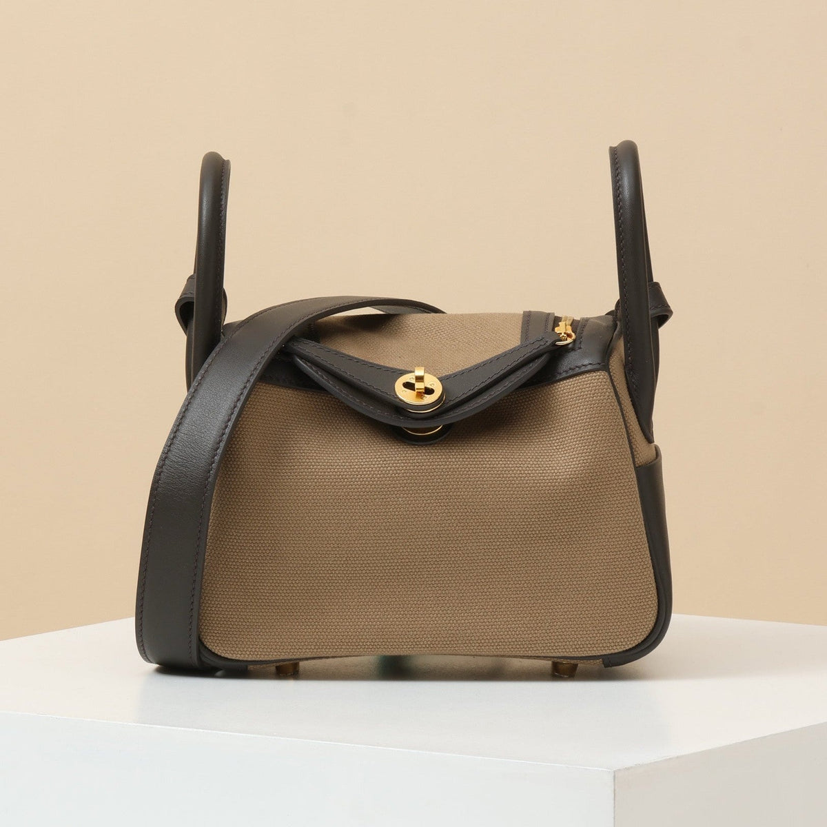 High-end Hermes 2026 Mini Lindy Cargo Bag 19cm Swift Leather Canvas