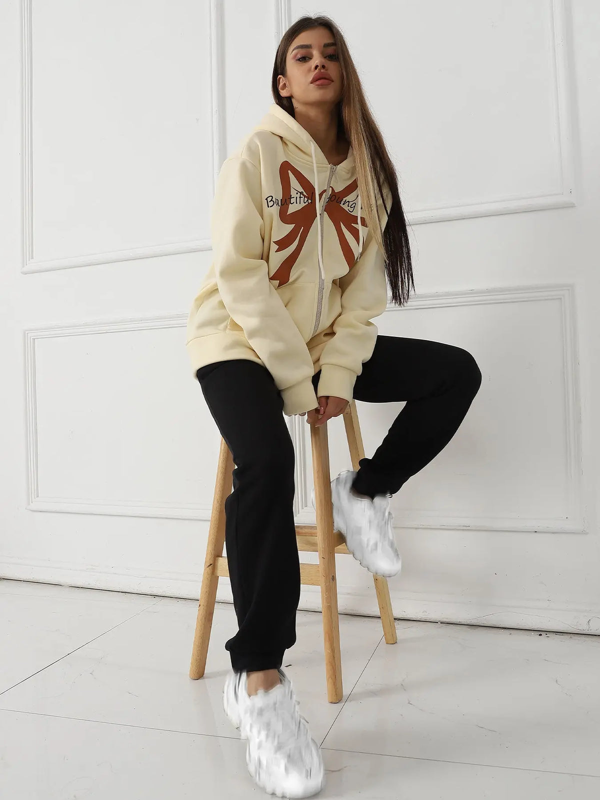 Women's Long Sleeved Sweatshirt hercurva