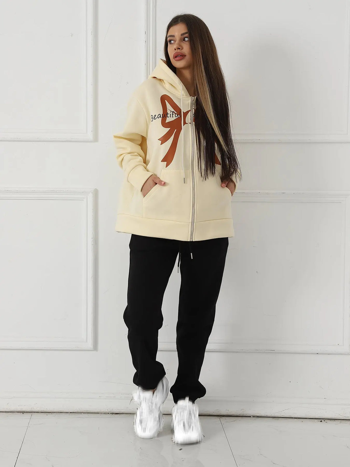 Women's Long Sleeved Sweatshirt hercurva
