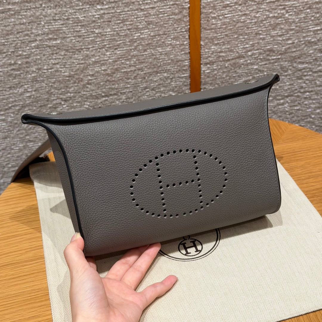 High-end Hermes 2026 Videpoches Bag 21cm Togo Calfskin