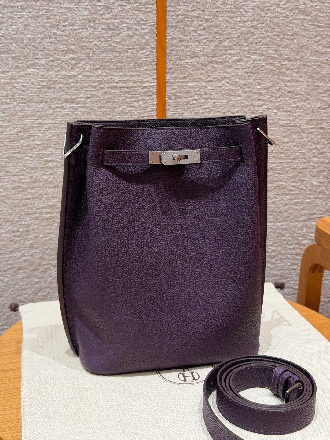 High-end Hermes 2026 So Kelly Bucket Bag 26cm Taurillon Clemence Leather