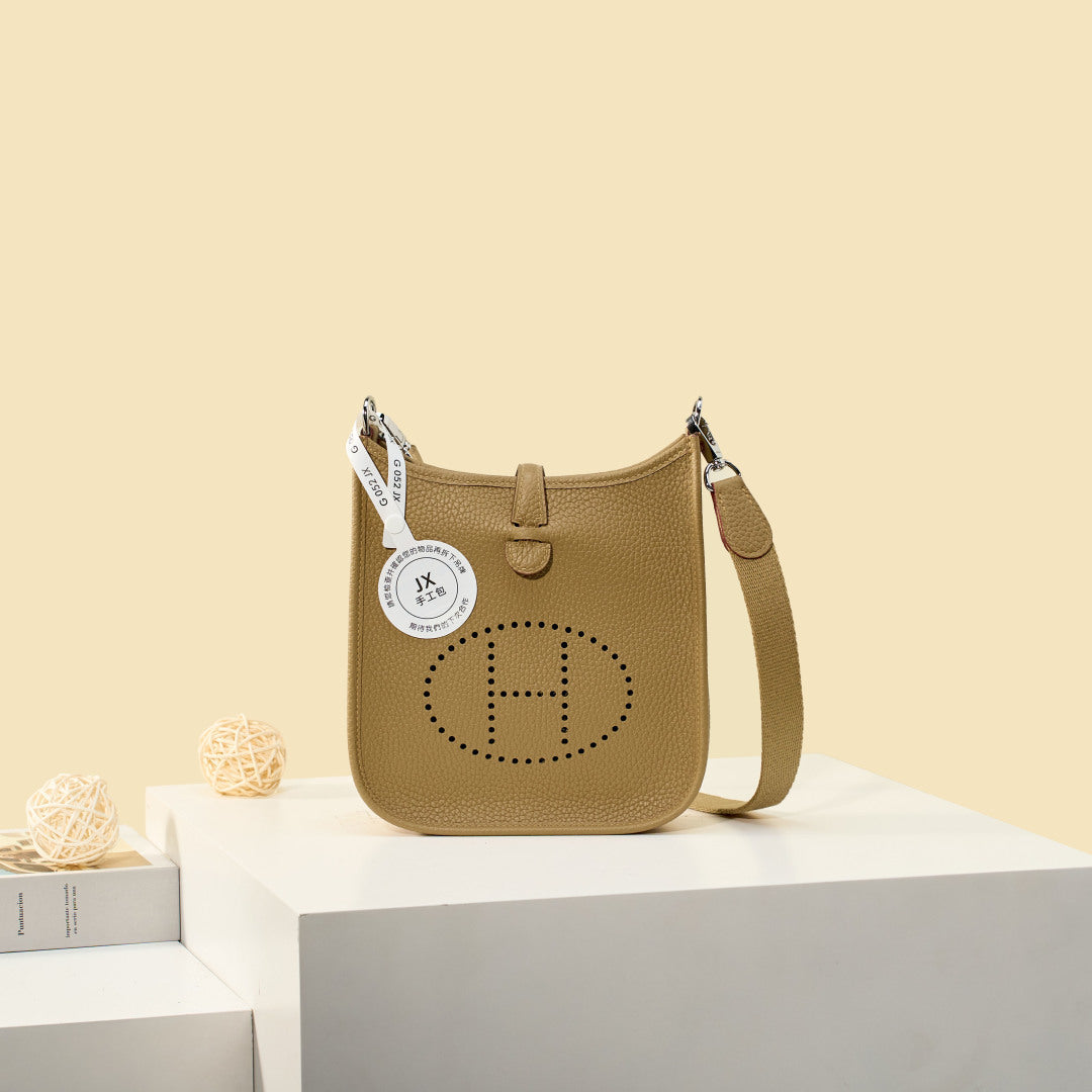 High-end Hermes 2026 Evelyne Bag 17cm Taurillon Clemence Leather 2