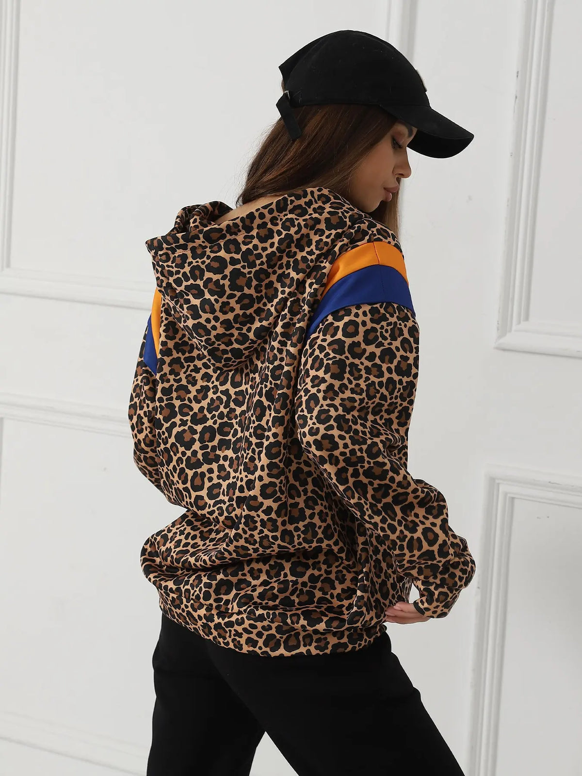 Women's Leopard Print Long Sleeved Sweatshirt hercurva