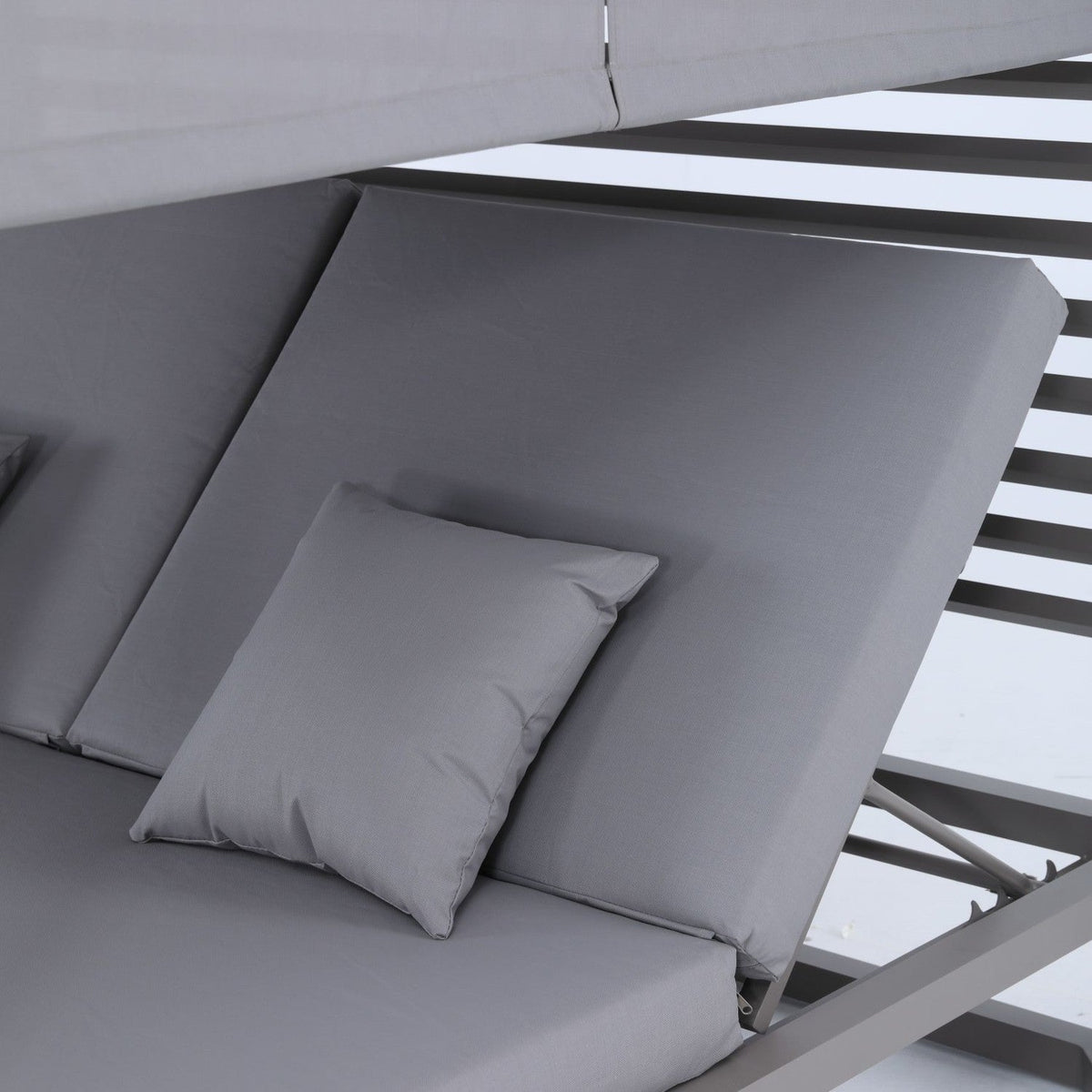 DekoLiving COP30501 Avola Outdoor Square Patio Daybed