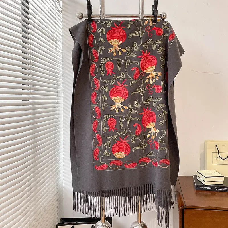 Contrast Color Pomegranate Leaf Embroidered Double-sided Shawl hercurva