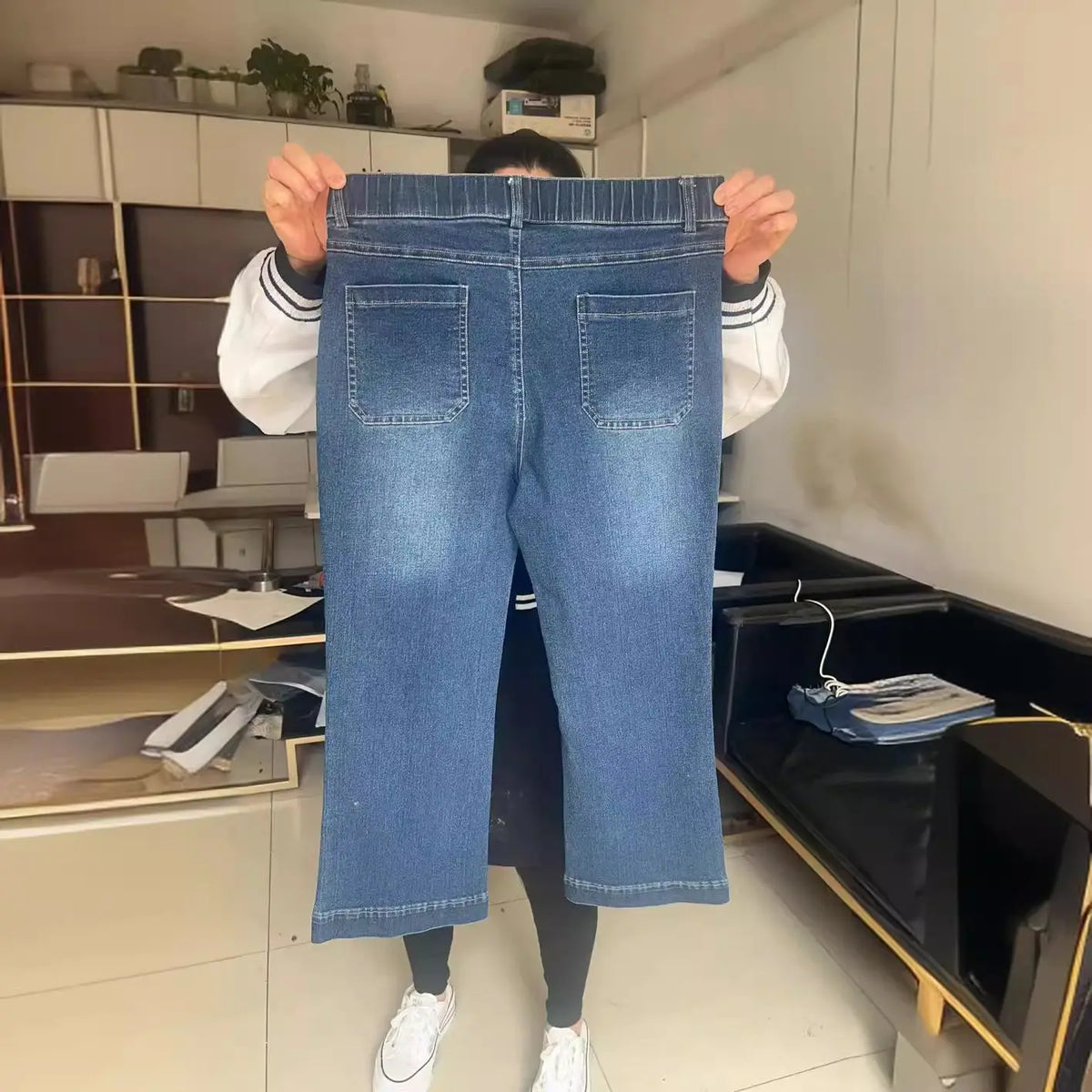 Cropped Style Wide Leg Women's Clothing Oversized Jeans, Shade Blue hercurva