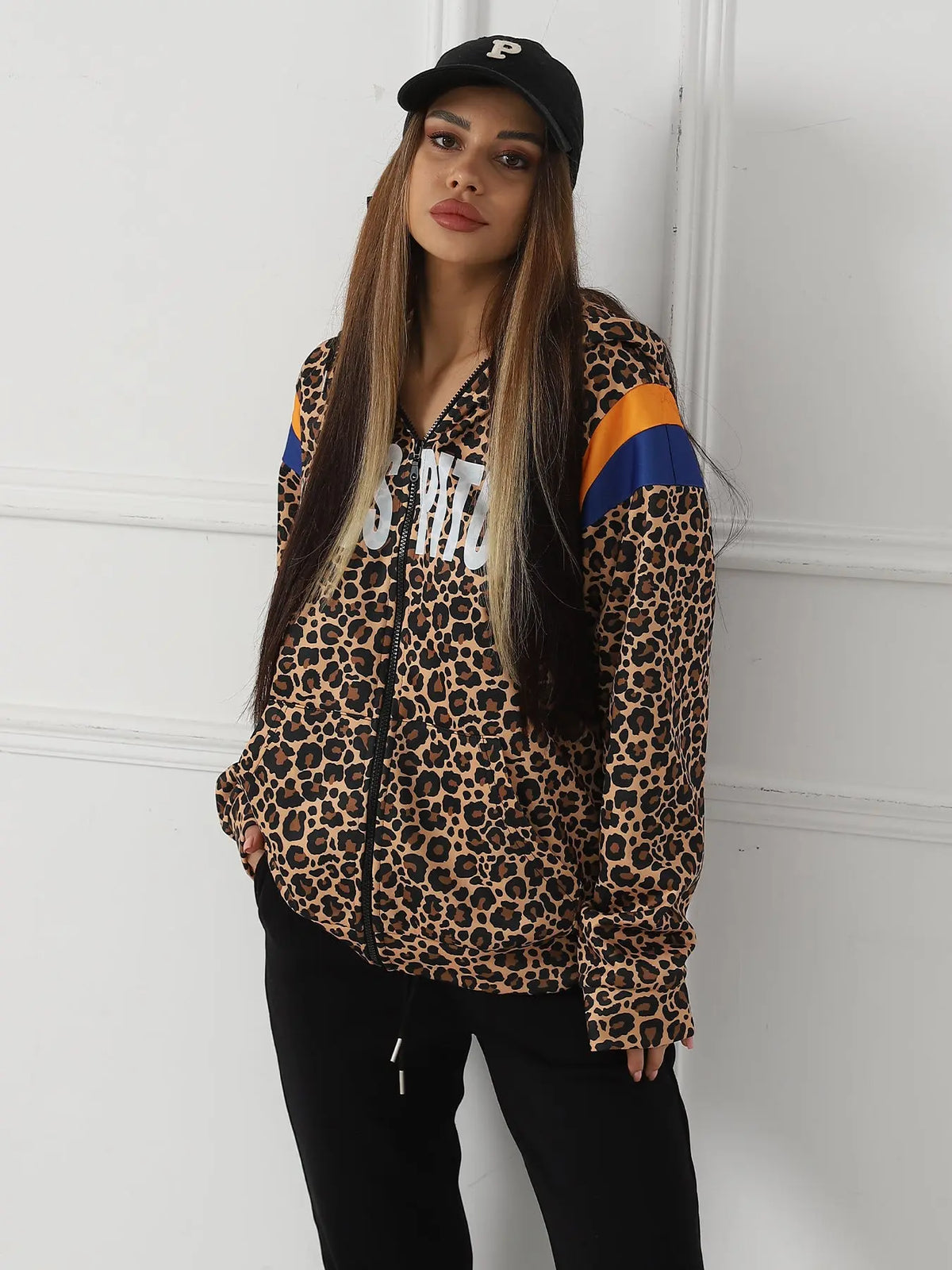 Women's Leopard Print Long Sleeved Sweatshirt hercurva