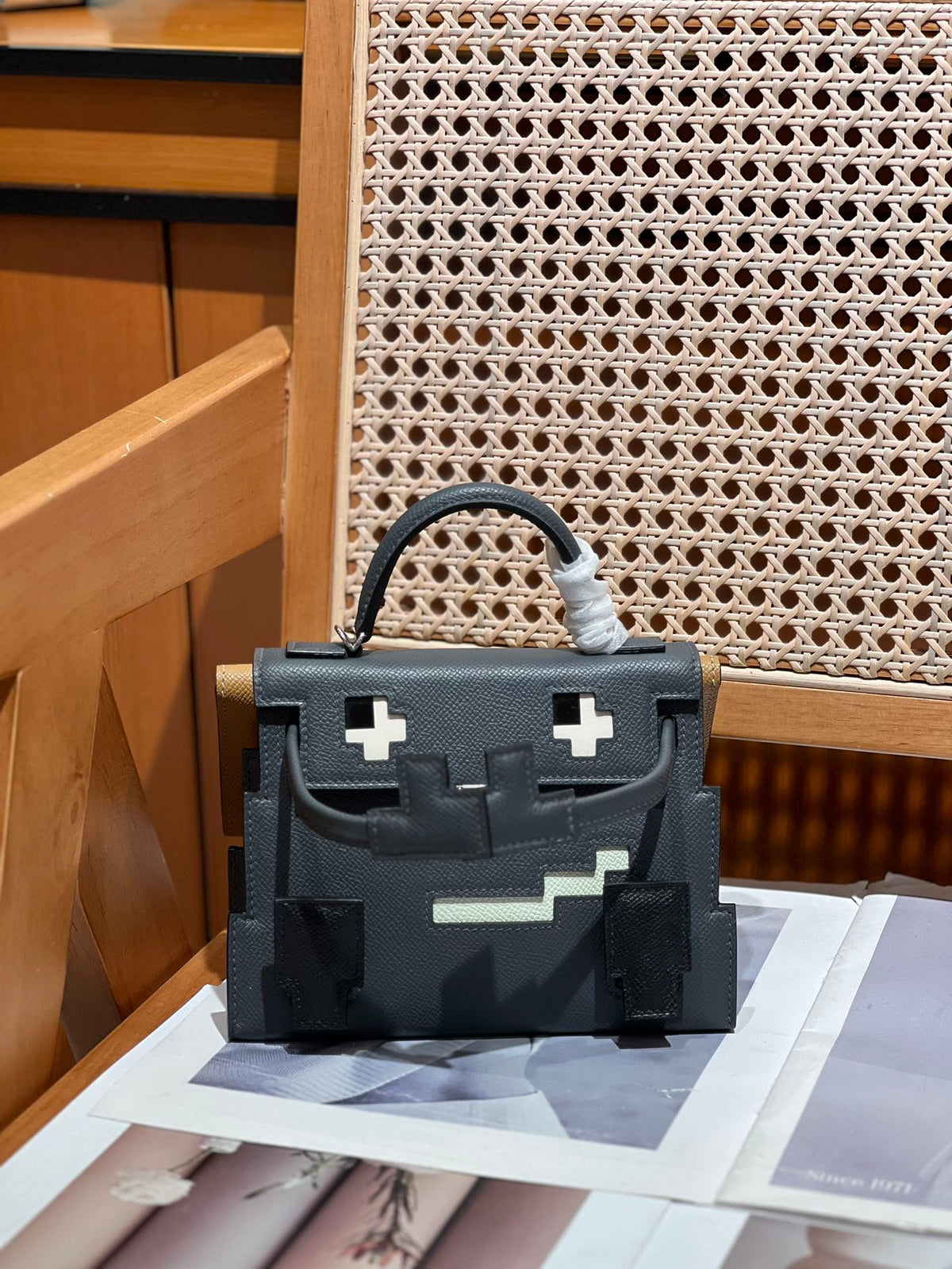 High-end Hermes 2026 Kelly Doll Picto Bag 18cm Cowhide