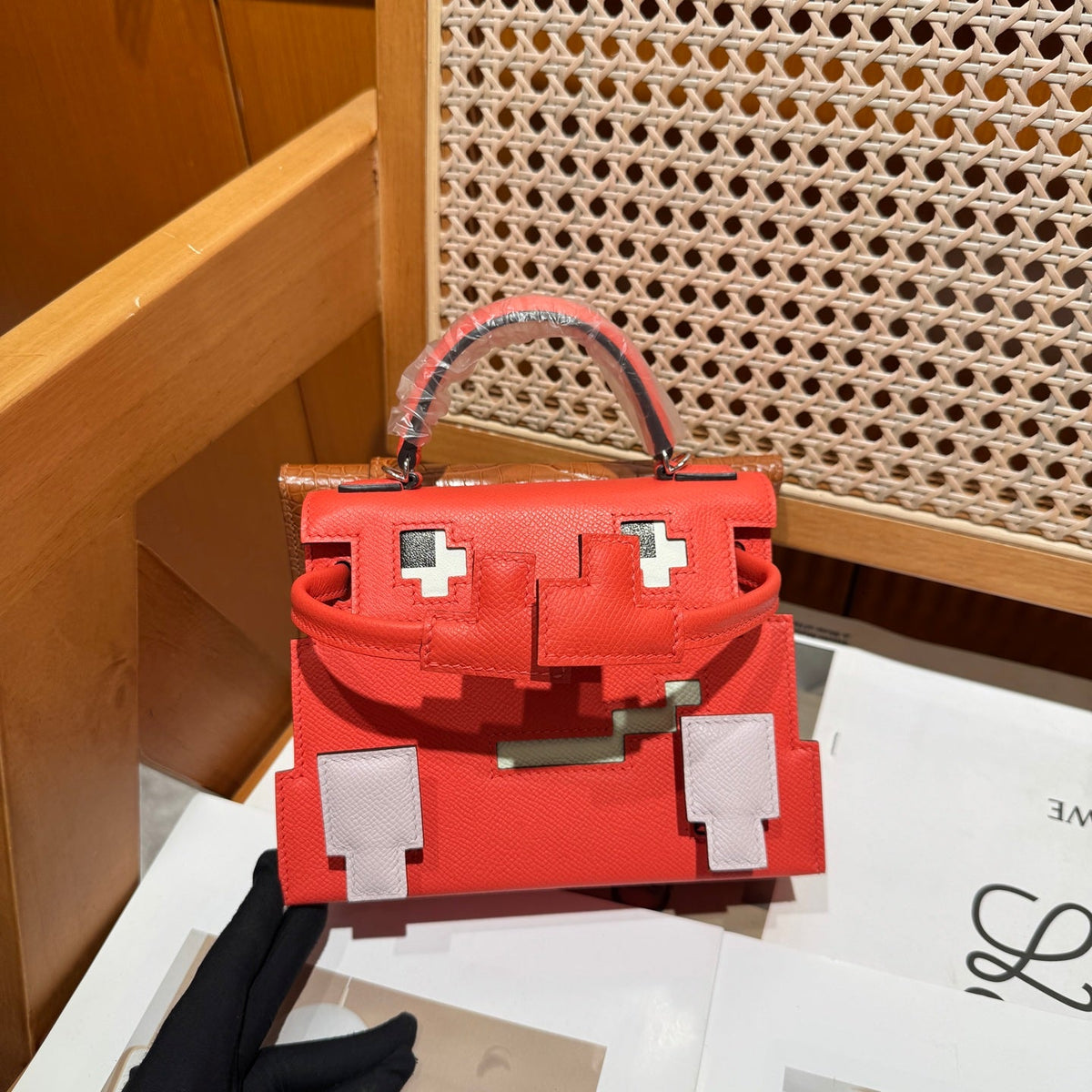 High-end Hermes 2026 Kelly Doll Picto Bag 18cm Cowhide