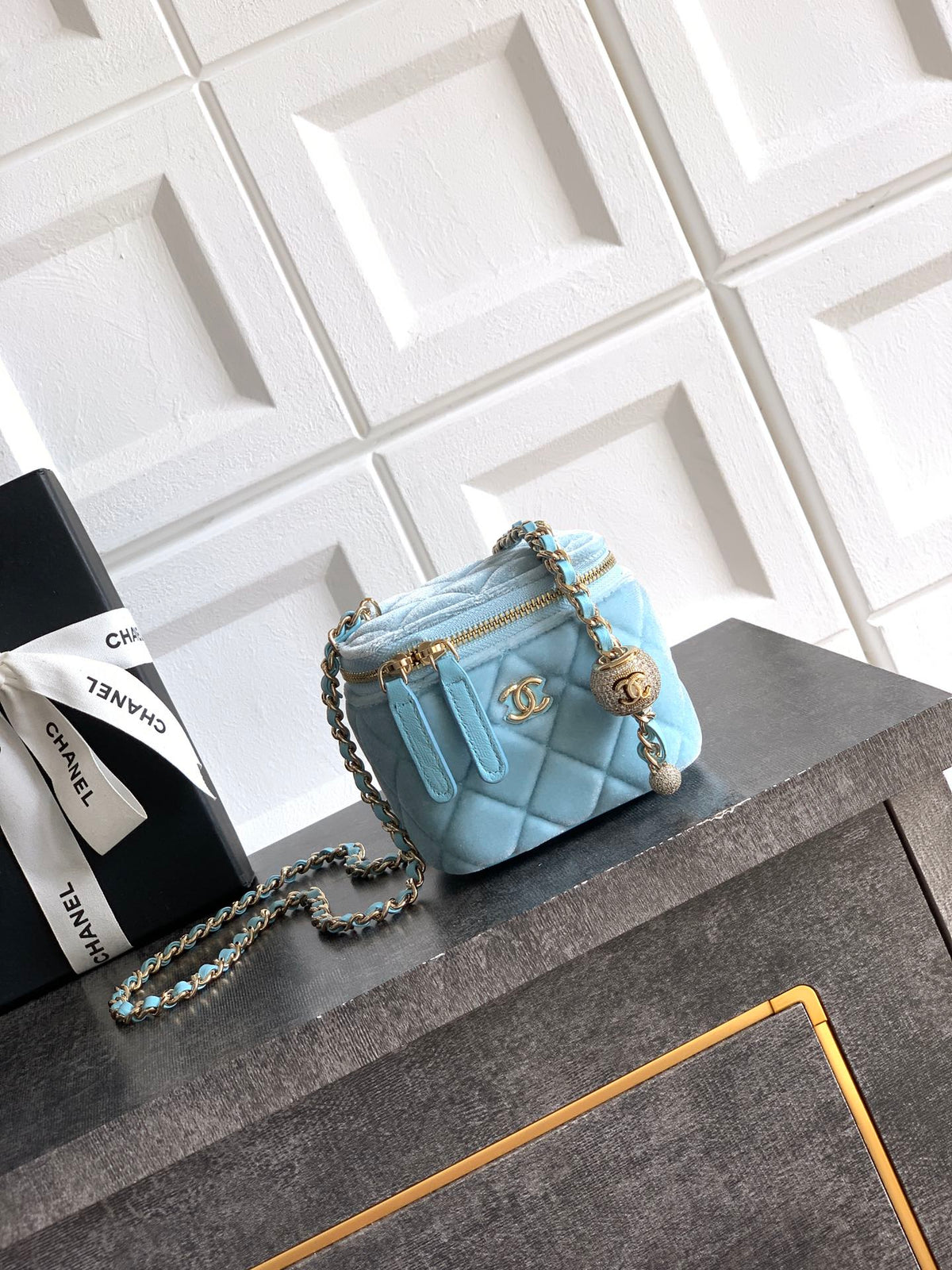 Chane 2026 Vanity Case 11cm Velvet