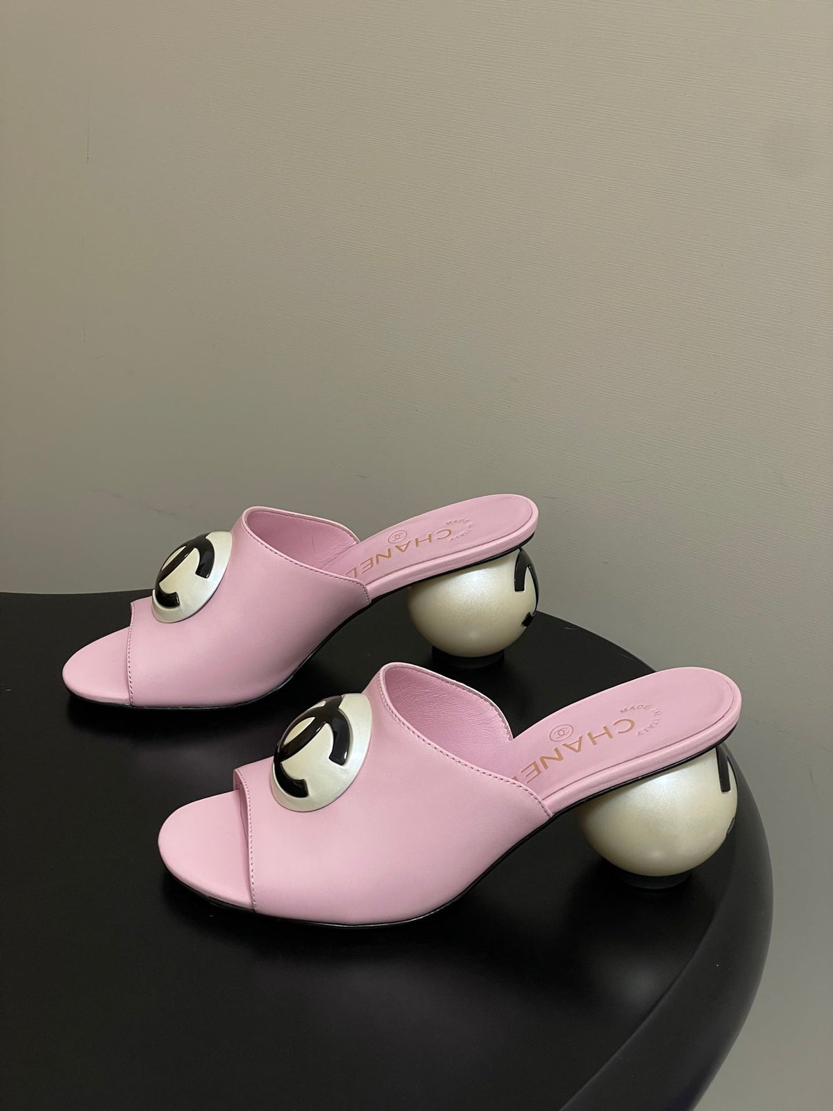 CC 2026 Pearl Heel Sandals 70 Double C Buckle Sheepskin