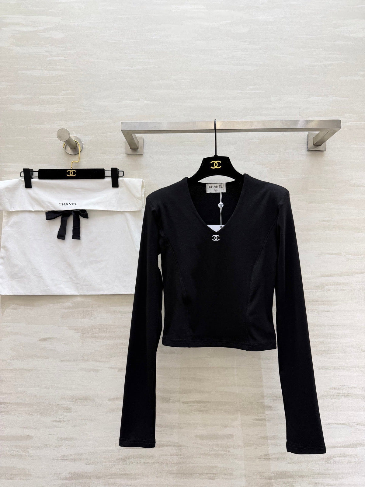 Chanel 2026 V-Neck Long-Sleeve Top Black and Off-white Cotton