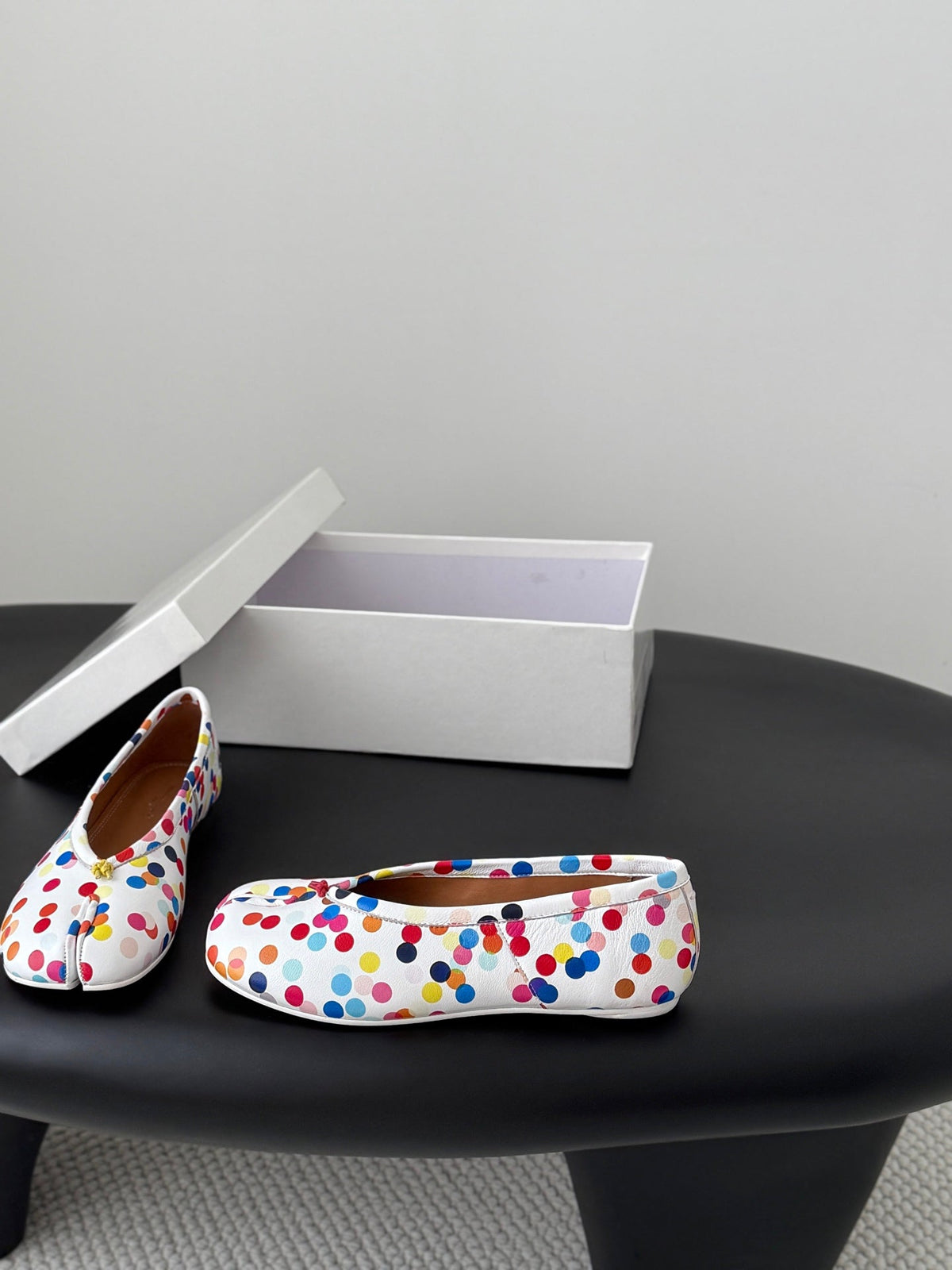 Maison Margiela 2026 Tabi Ballet Flats White Mix Colors Sheepskin 915401