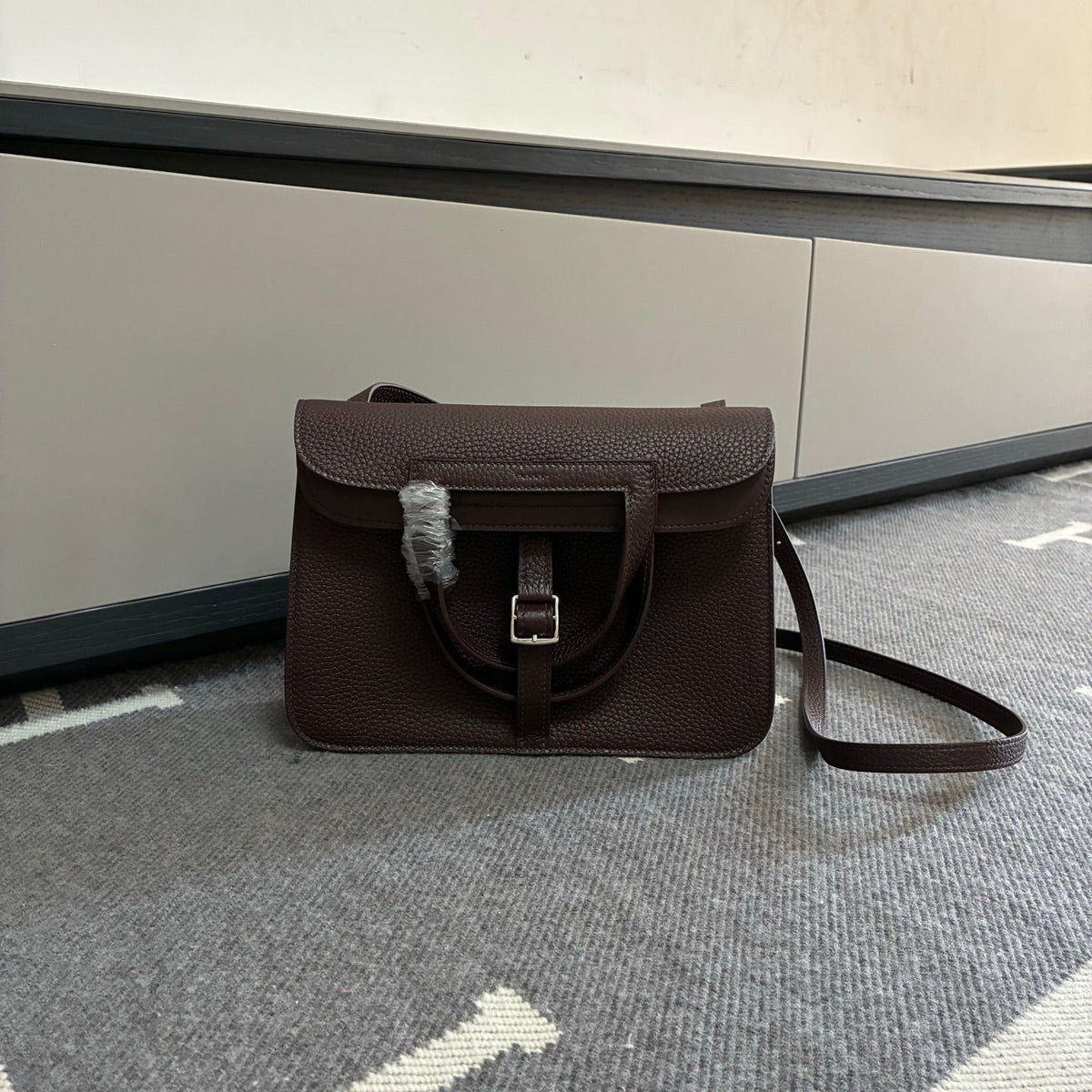 High-end Hermes 2026 Halzan 25 Bag Taurillon Clemence Leather 2