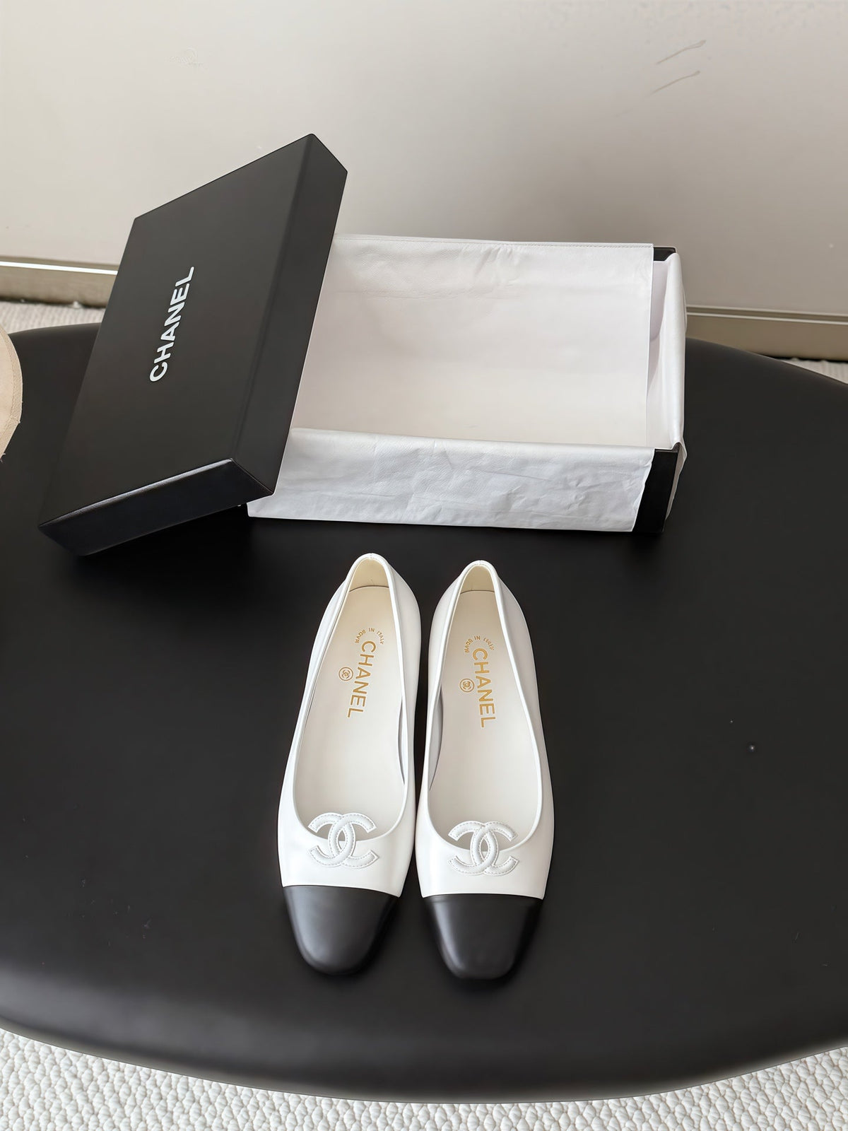 Chanel 2026 Ballet Flat Cowhide 913715